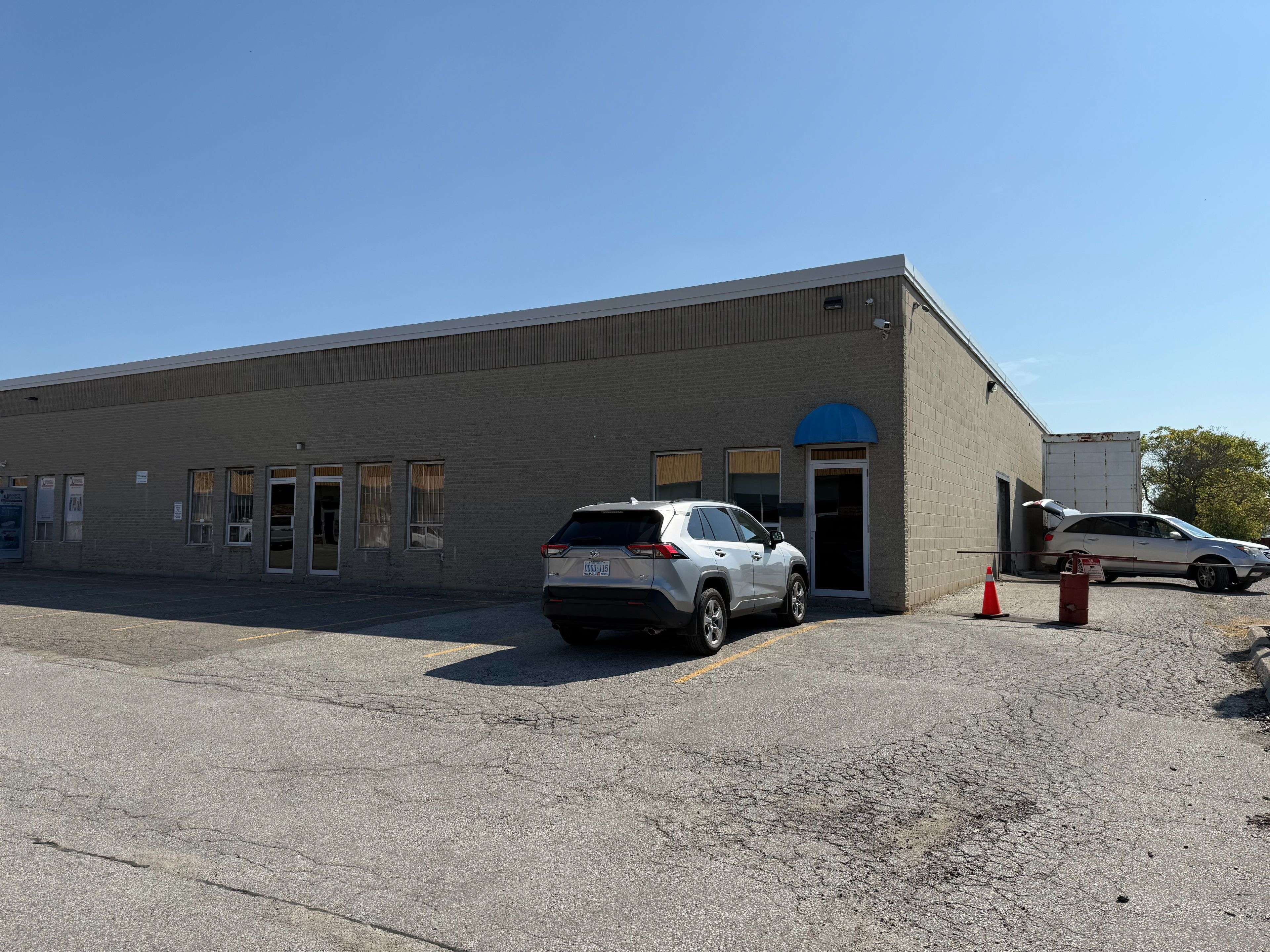 Toronto W05, ON M9L 1Y4,65 Millwick DR #Unit 8