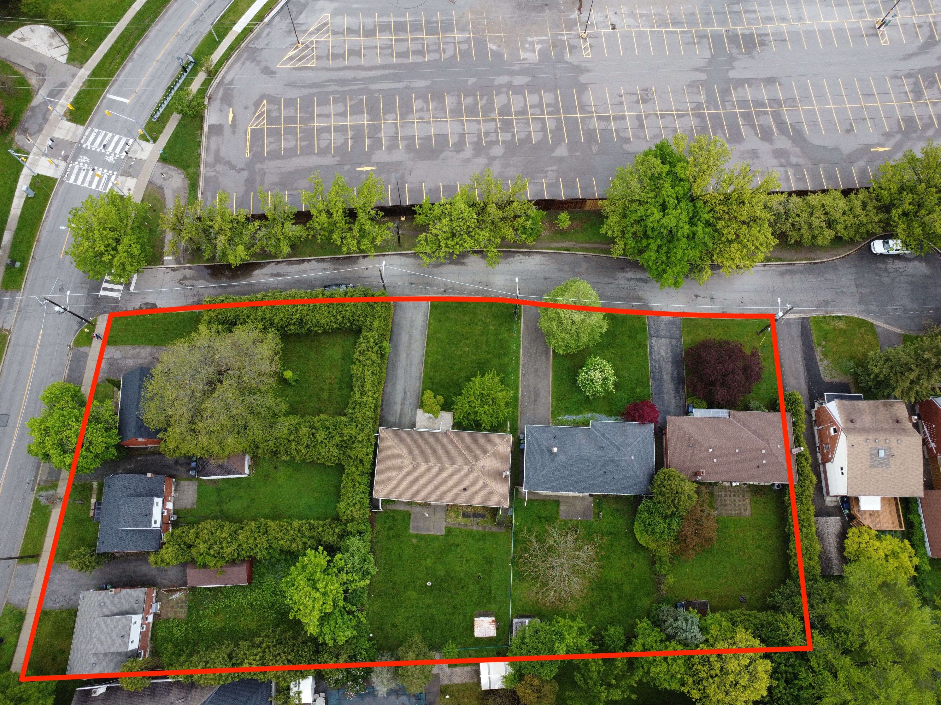 Toronto C07, ON M2M 1B4,137 Blake AVE