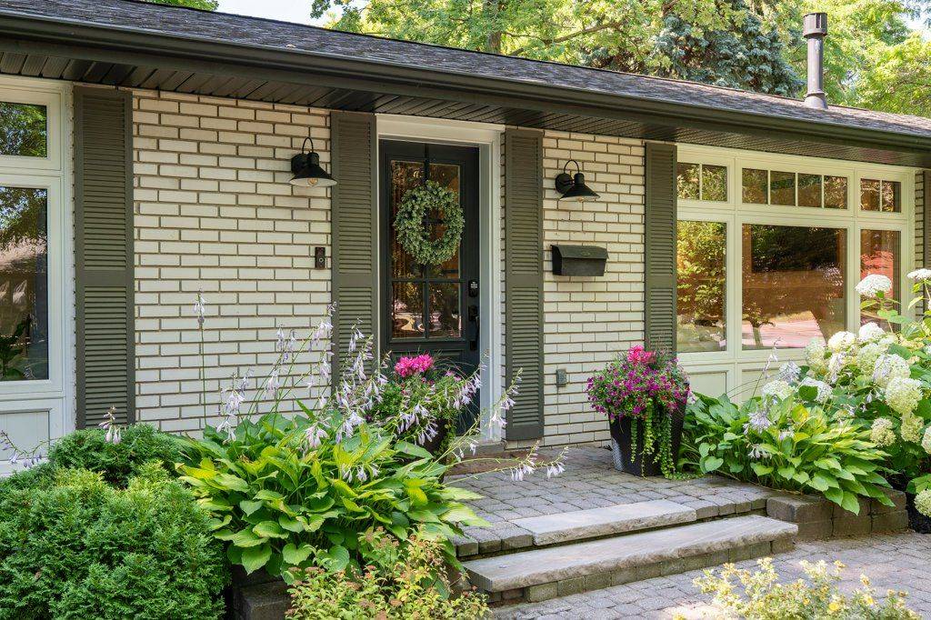 Burlington, ON L7N 1Z3,380 ABBOTT RD