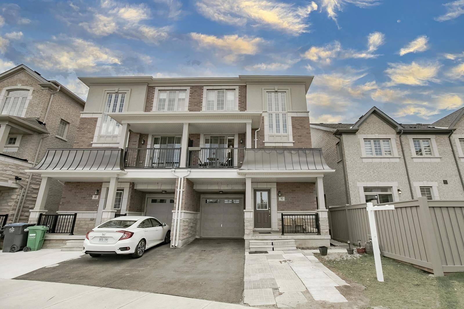 Brampton, ON L6Y 6J9,90 Hashmi PL