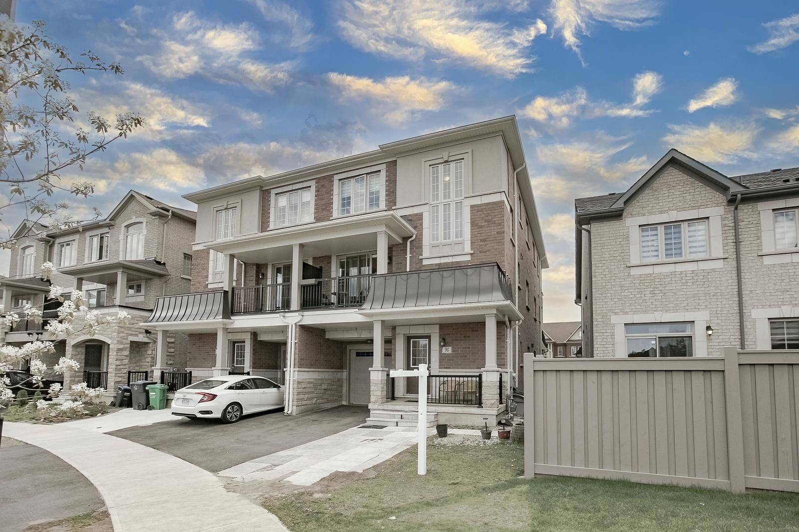 Brampton, ON L6Y 6J9,90 Hashmi PL
