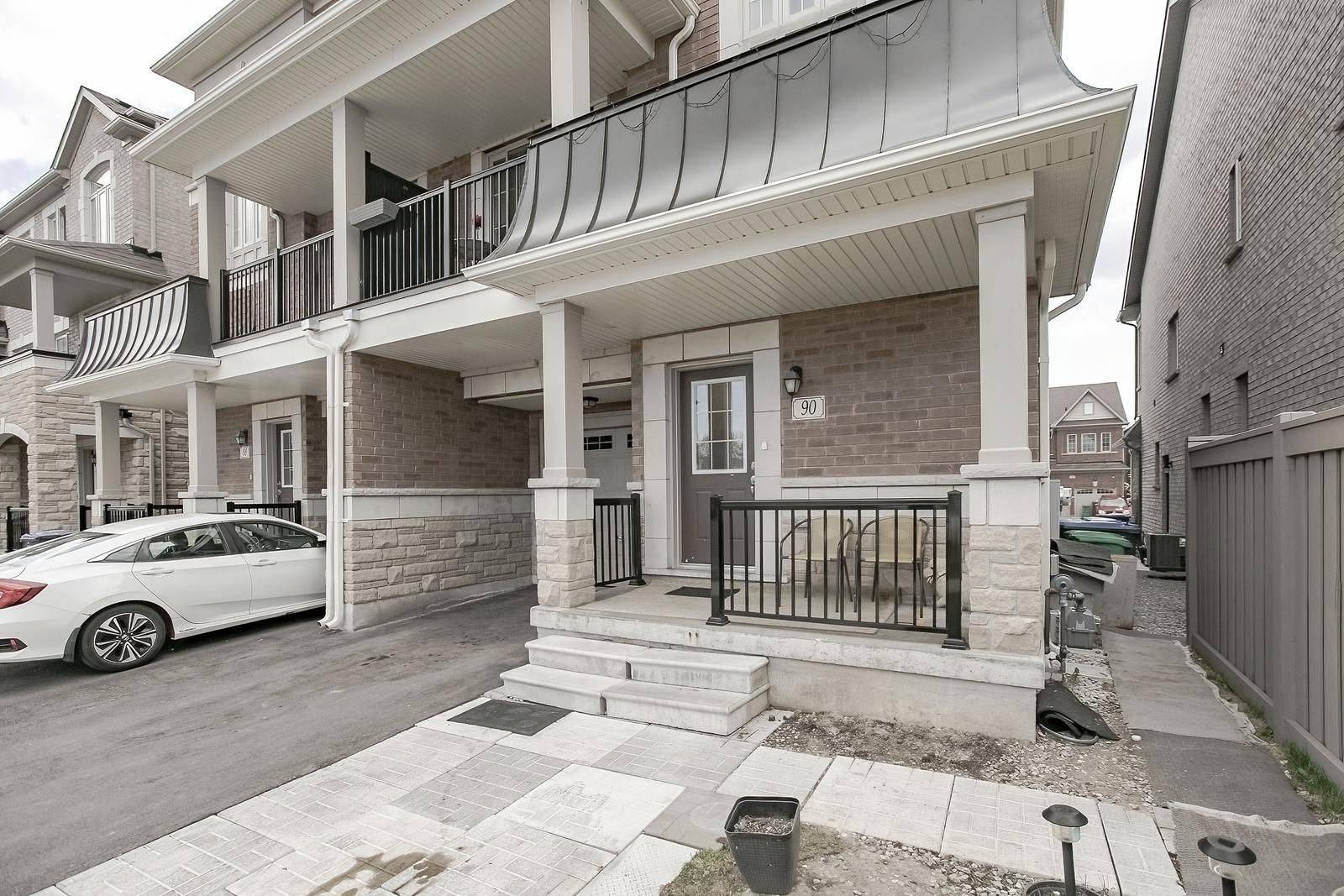 Brampton, ON L6Y 6J9,90 Hashmi PL