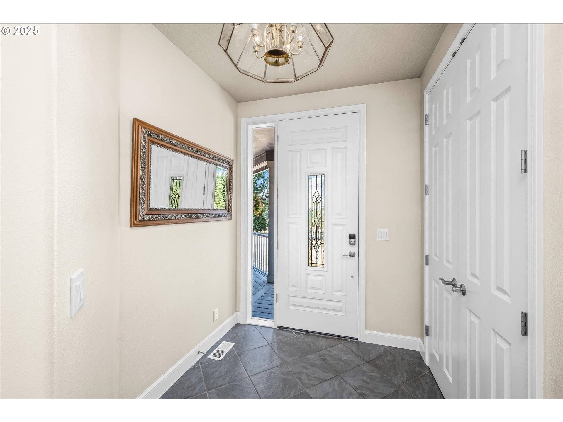 Eugene, OR 97402,27067 PICKENS RD