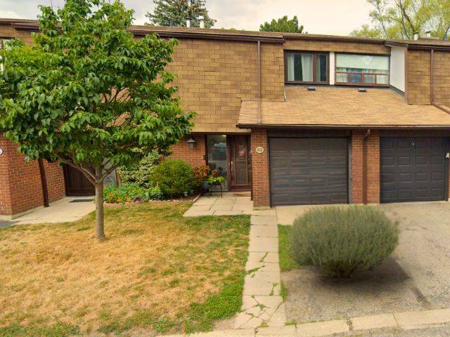 Mississauga, ON L5A 2B4,600 Silver Creek BLVD #32