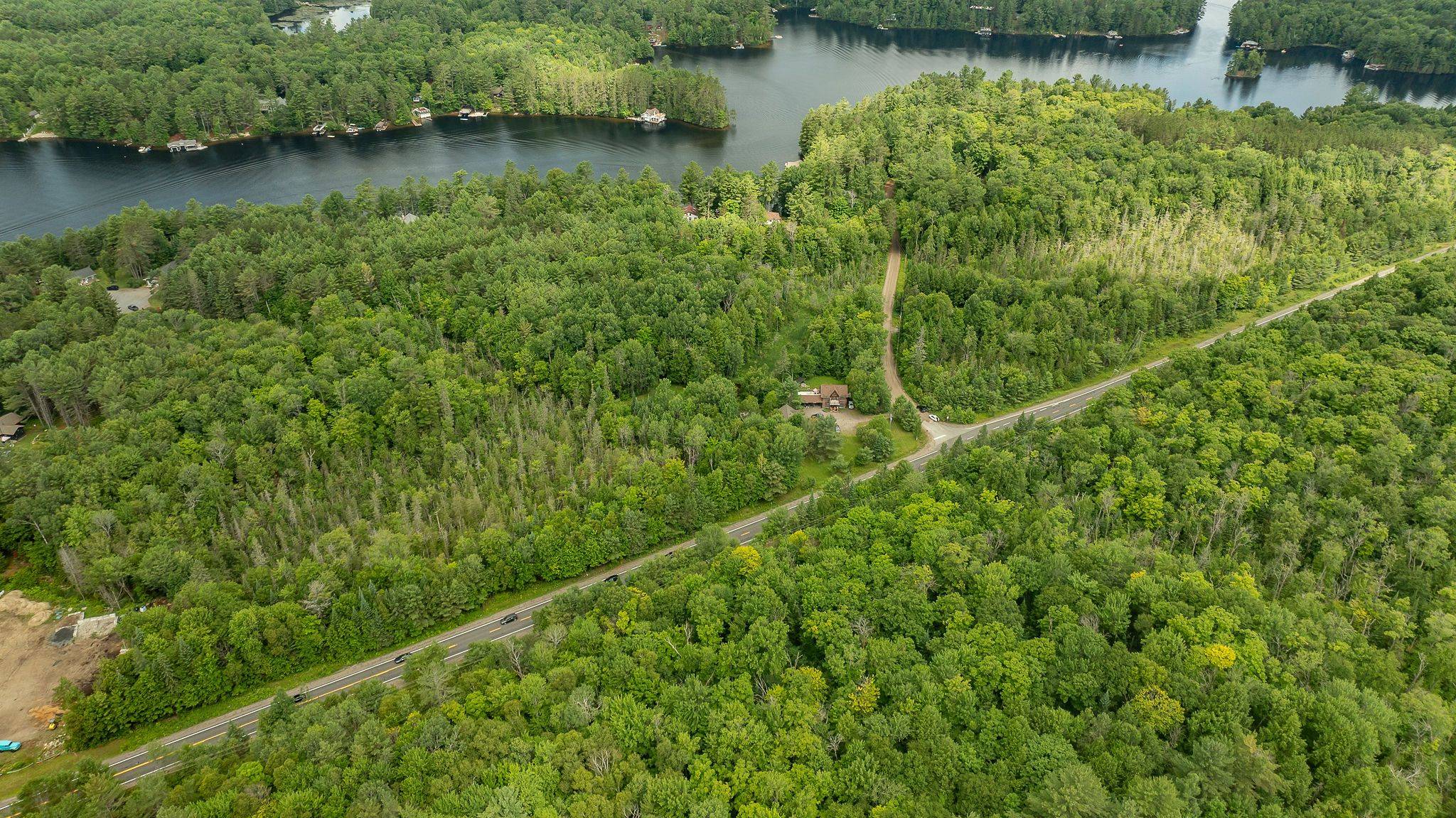 Lake Of Bays, ON P0B 1A0,2750 Muskoka 117 RD