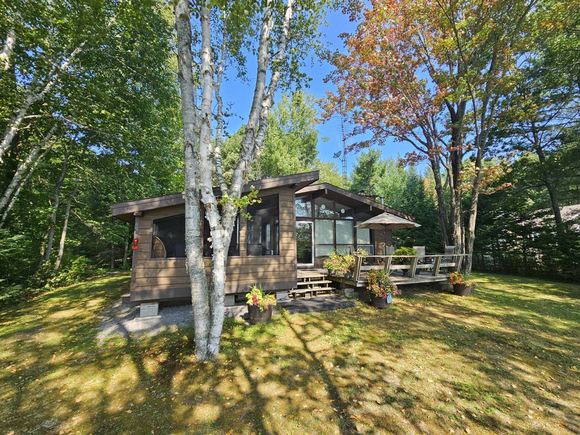 Hastings Highlands, ON K0J 1B0,150 Golfers LN