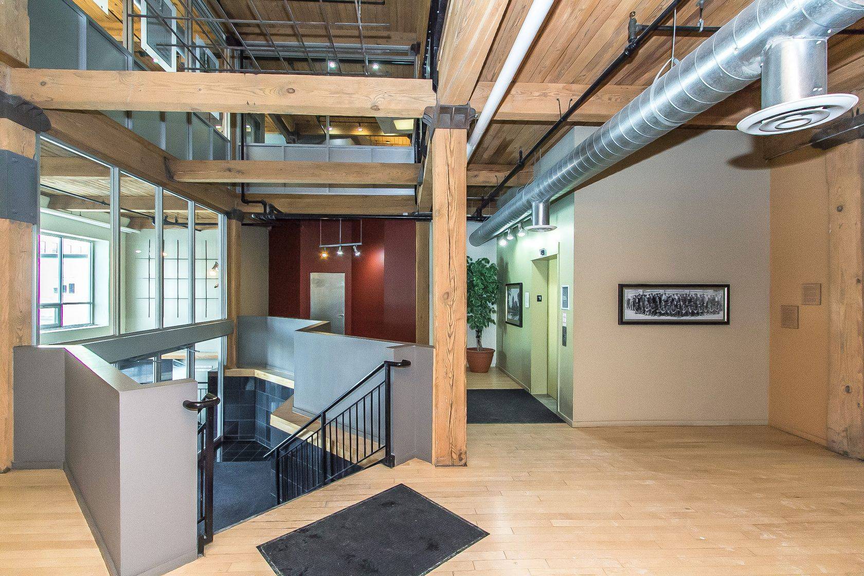 Kitchener, ON N2G 4Y9,72 Victoria ST S #300-26