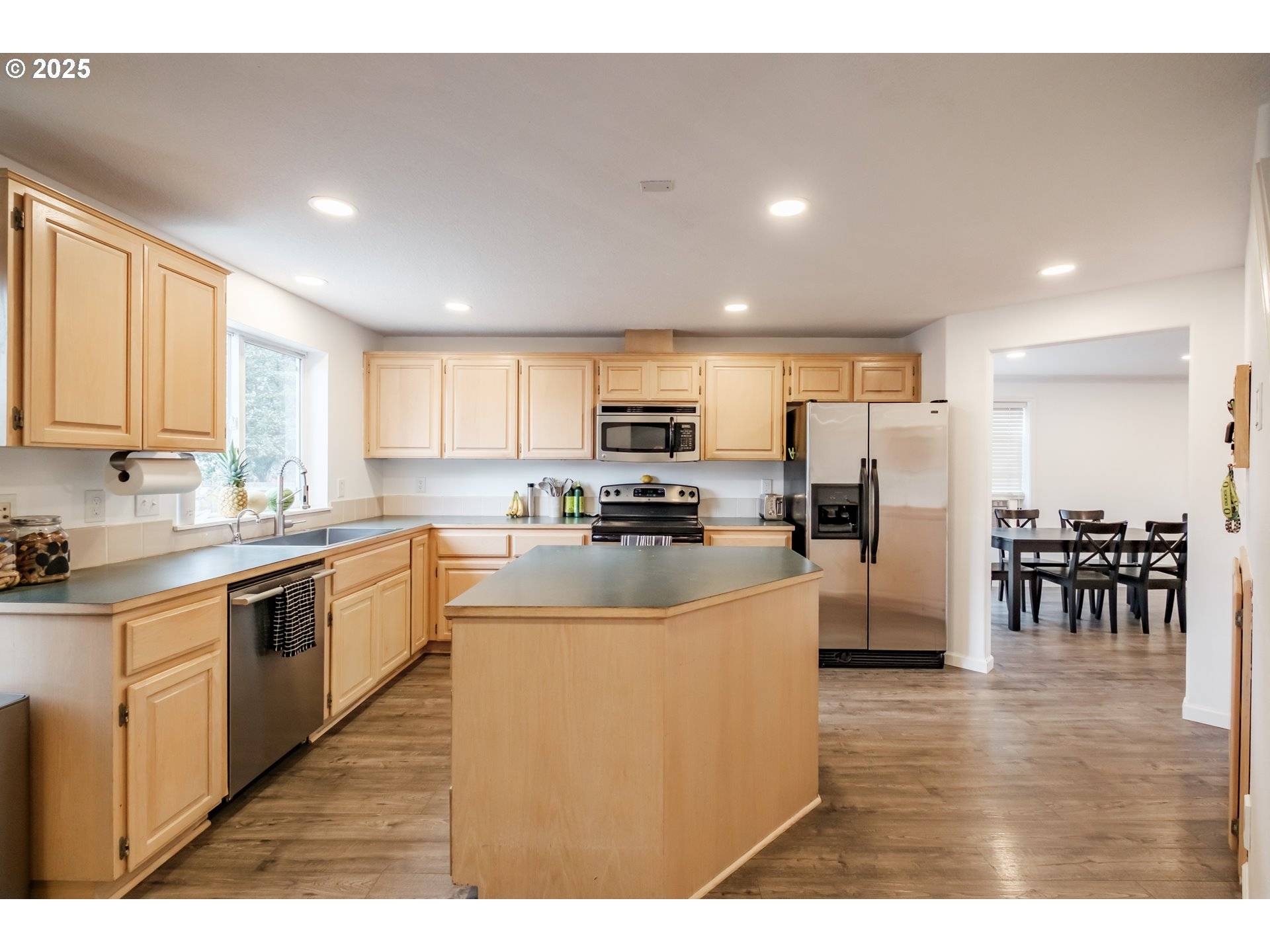 Molalla, OR 97038,947 MEADOWLARK PL