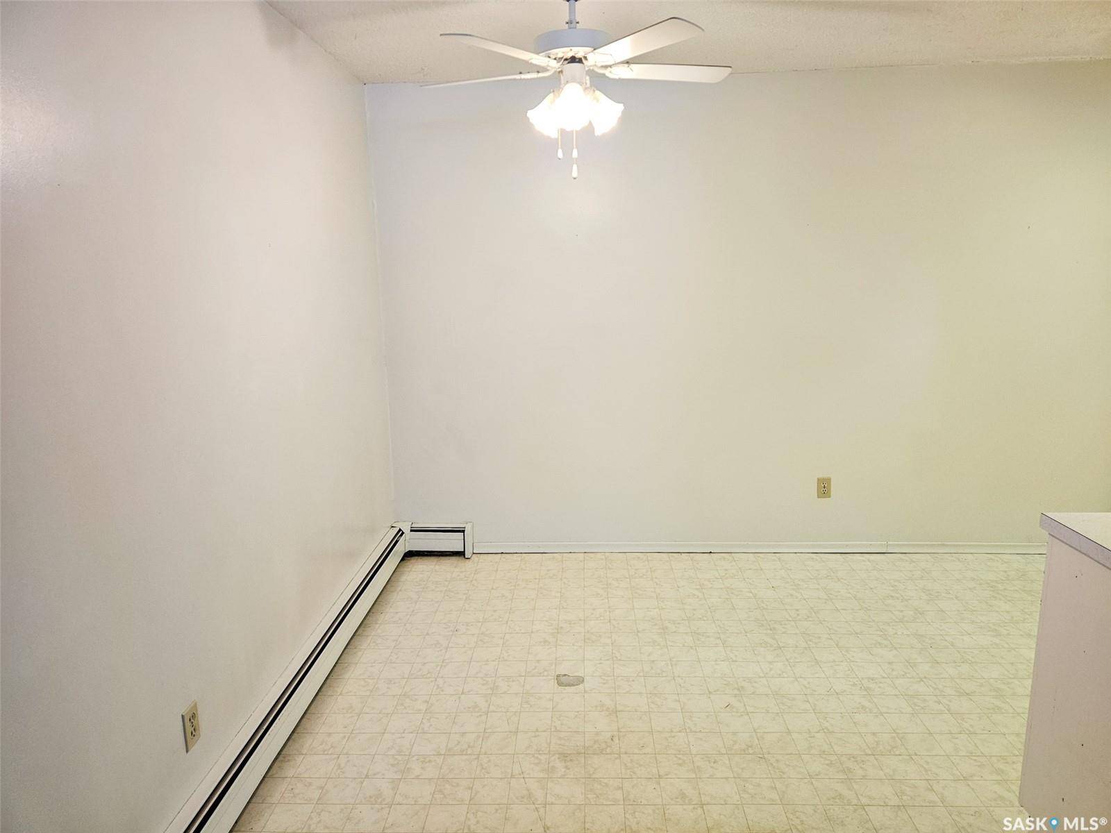 Swift Current, SK S9H 2V9,320 13th AVENUE NE #8