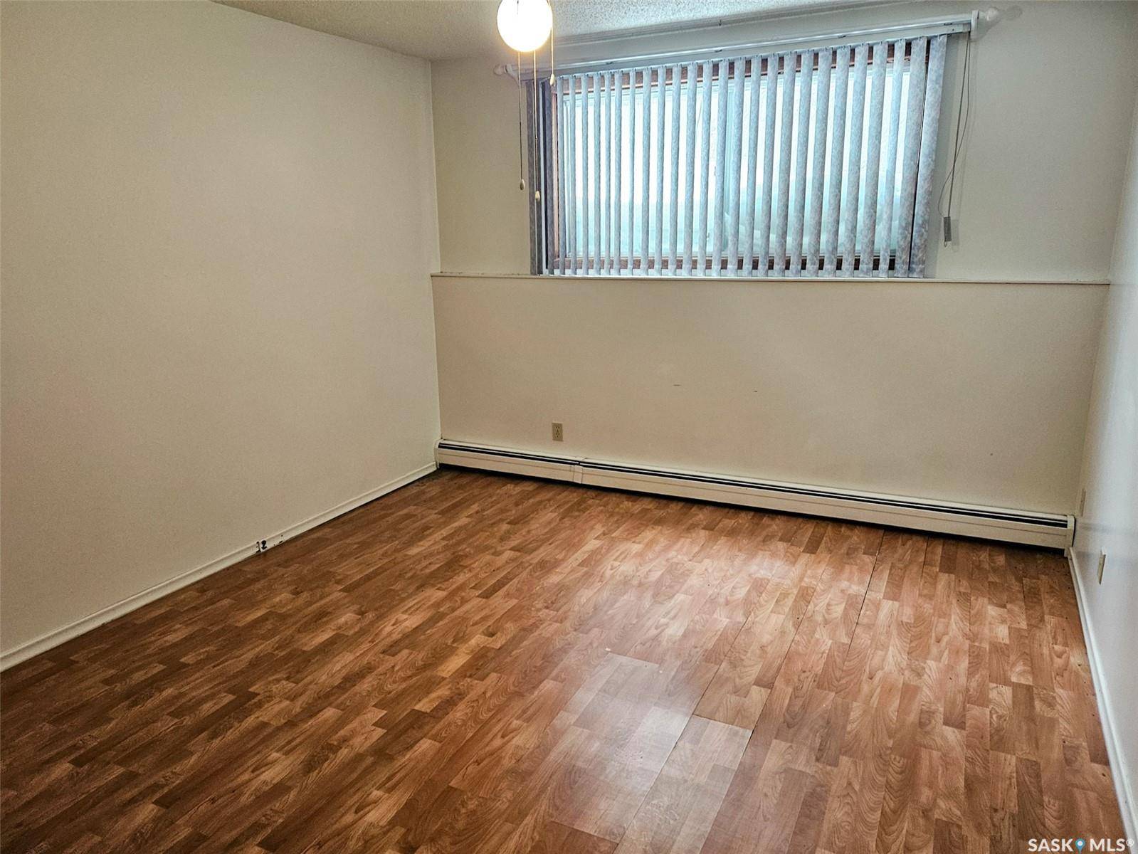 Swift Current, SK S9H 2V9,320 13th AVENUE NE #8