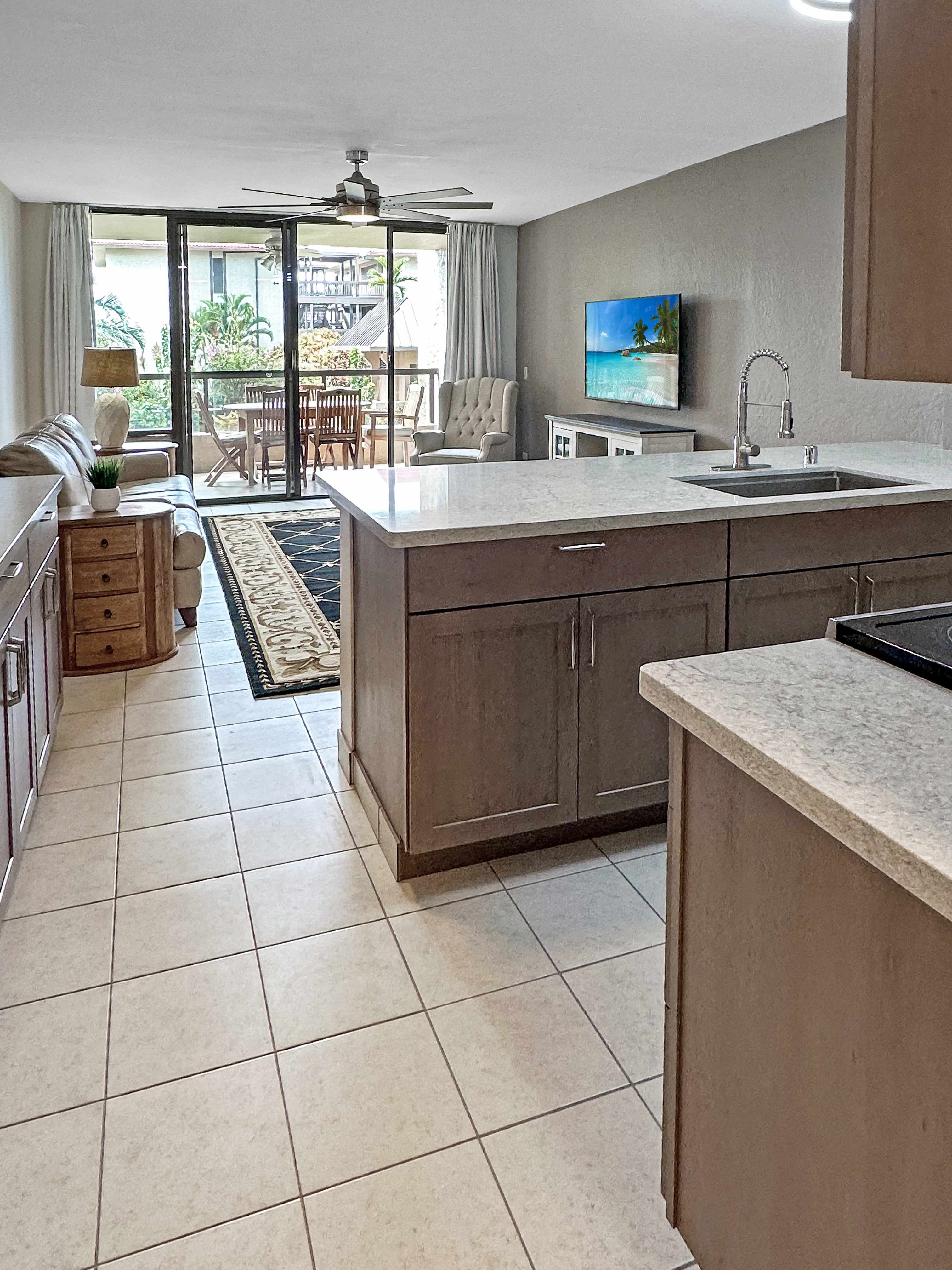 Kailua-kona, HI 96740,75-5865 WALUA RD #B210