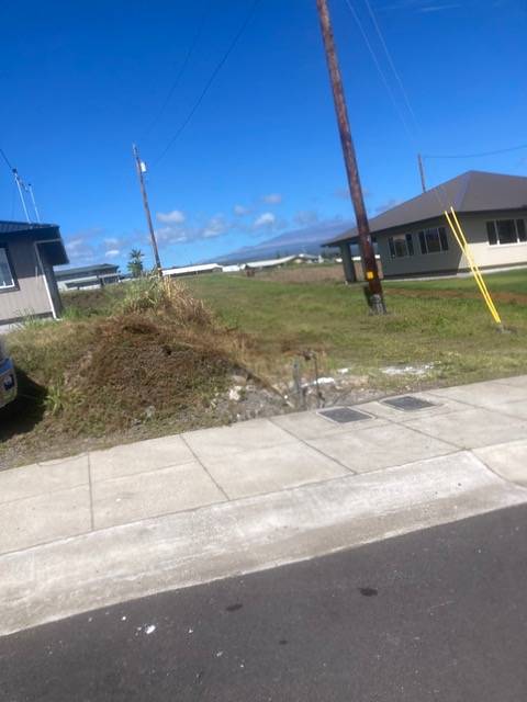 Hilo, HI 96720,1596 MAILANI ST