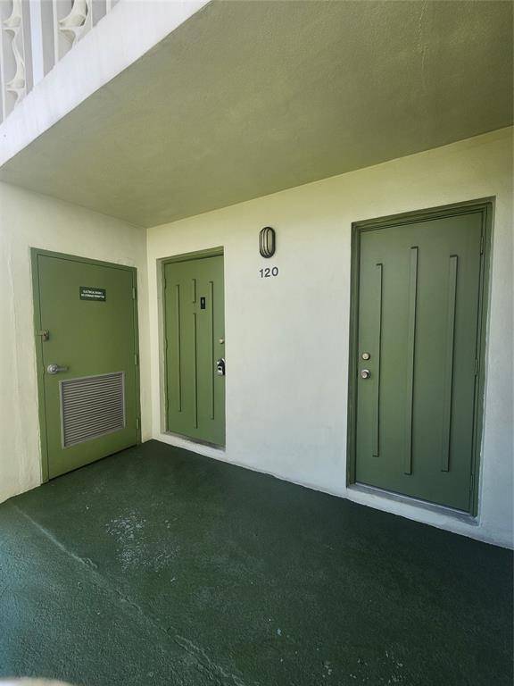 Plantation, FL 33317,4200 NW 3rd Ct #120