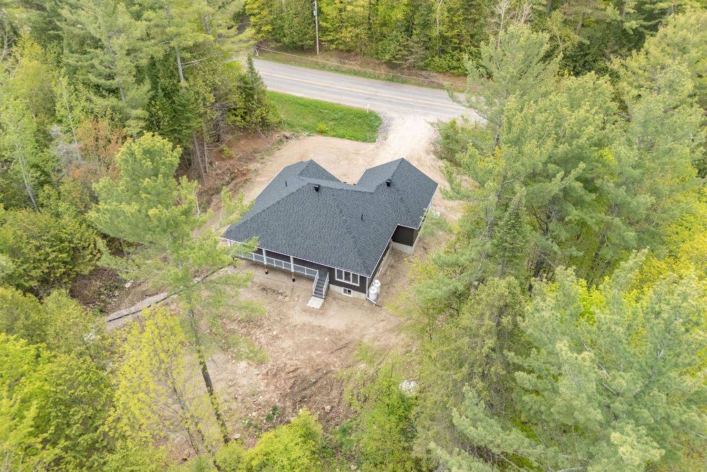 Mcnab/braeside, ON K0J 1G0,912 Burnstown RD