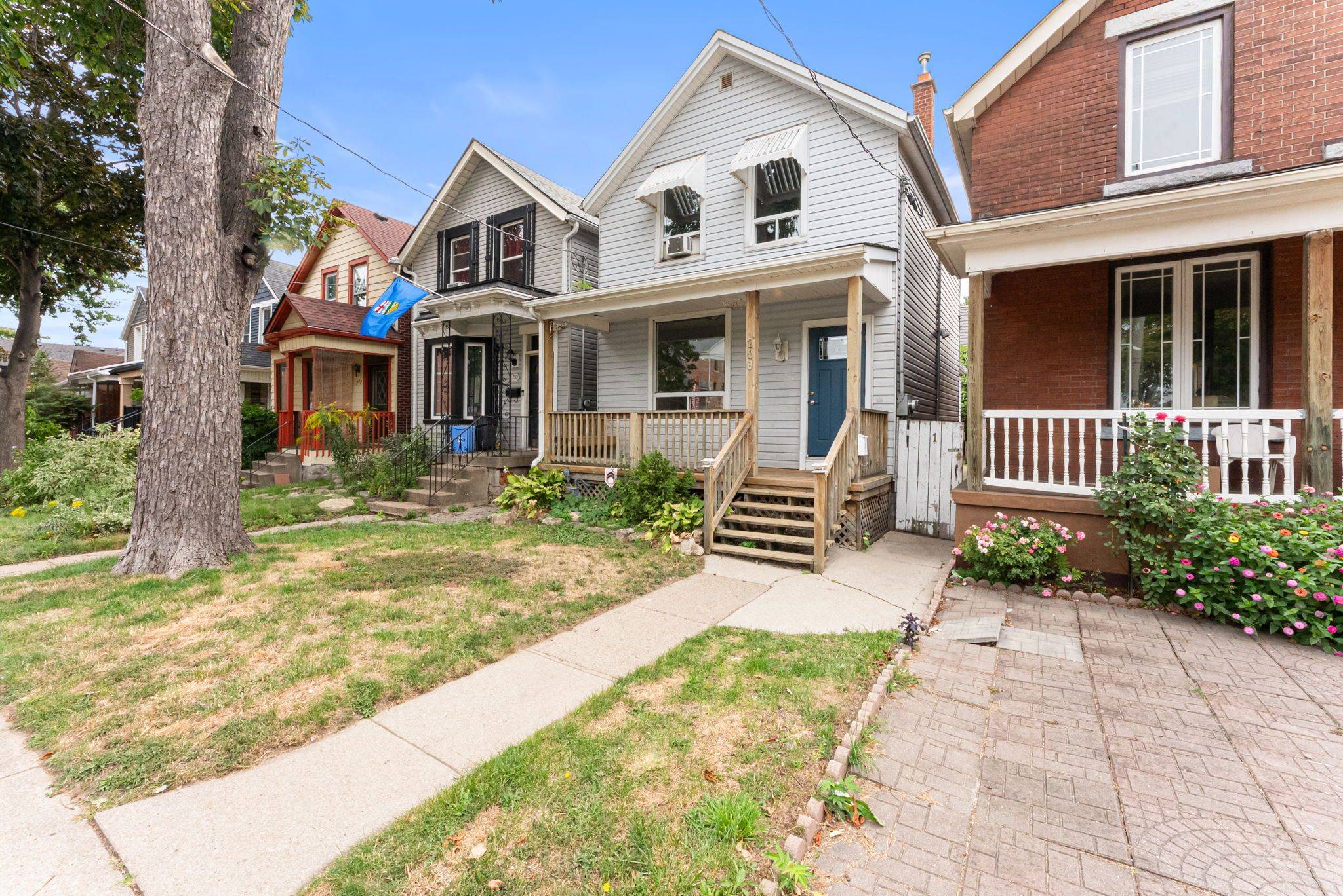 Hamilton, ON L8L 5J3,208 East AVE N