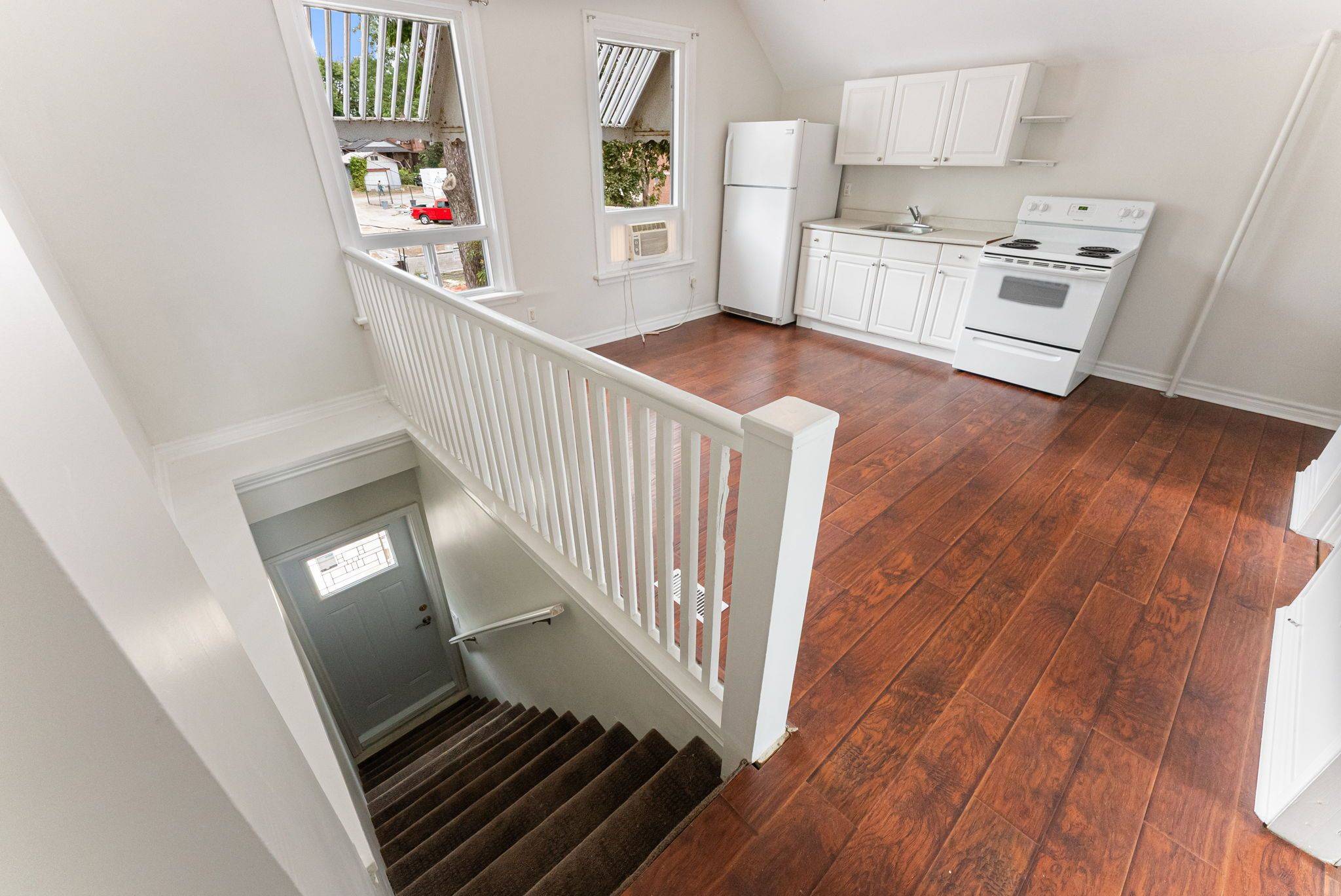 Hamilton, ON L8L 5J3,208 East AVE N