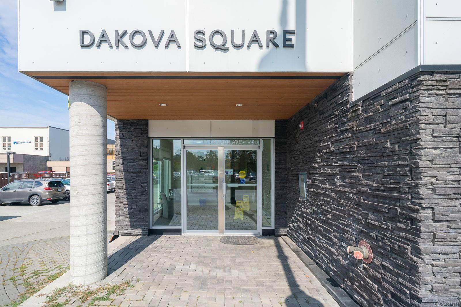 Duncan, BC V9L 1T3,15 Canada Ave #208