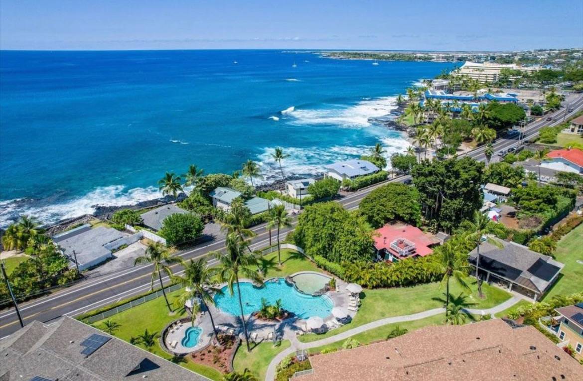 Kailua-kona, HI 96740,75-5919 ALII DR #EE3