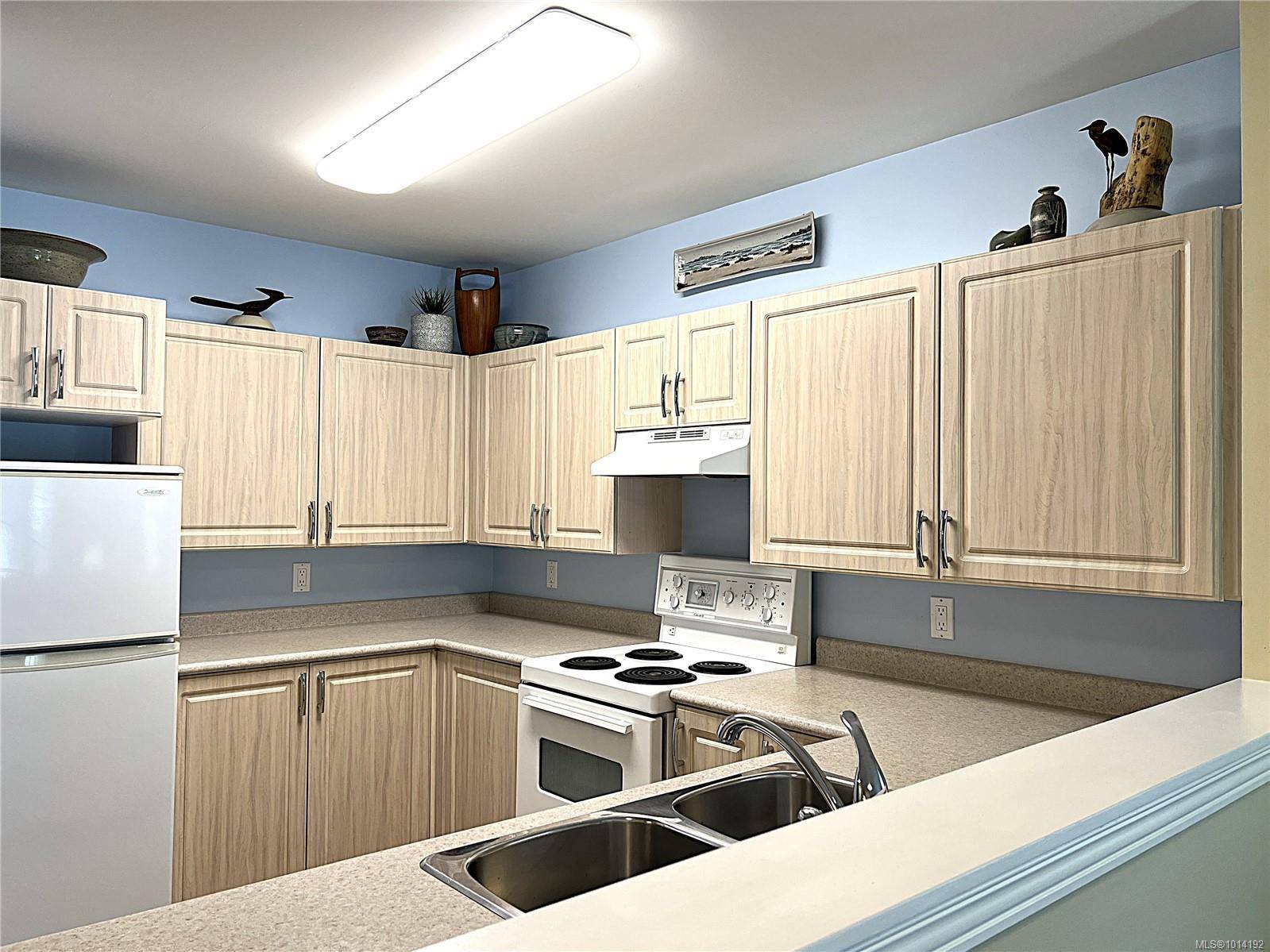 Qualicum Beach, BC V9K 2P6,750 Memorial Ave #107