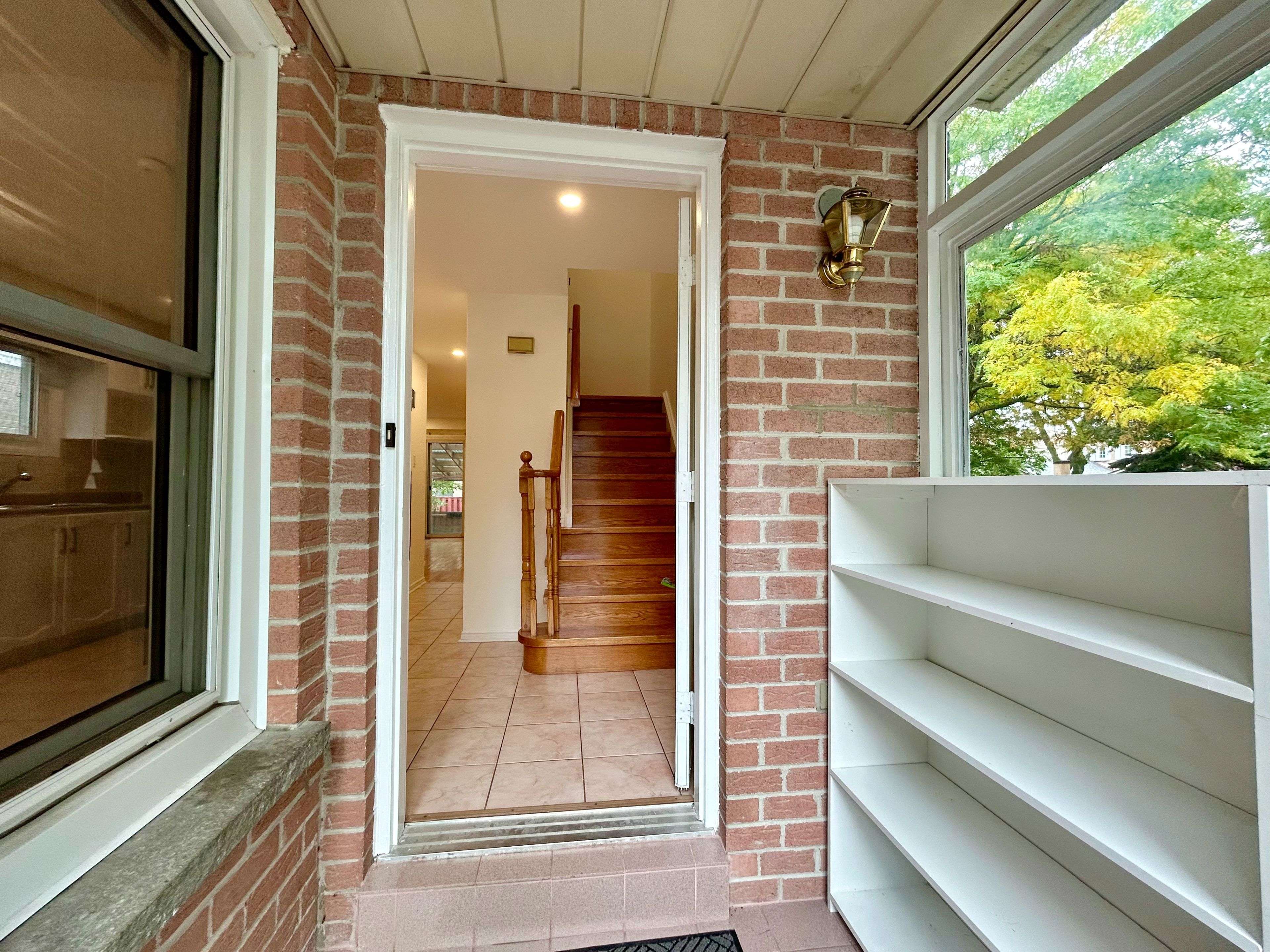 Toronto E07, ON M1V 3P3,230 Enchanted Hills CRES