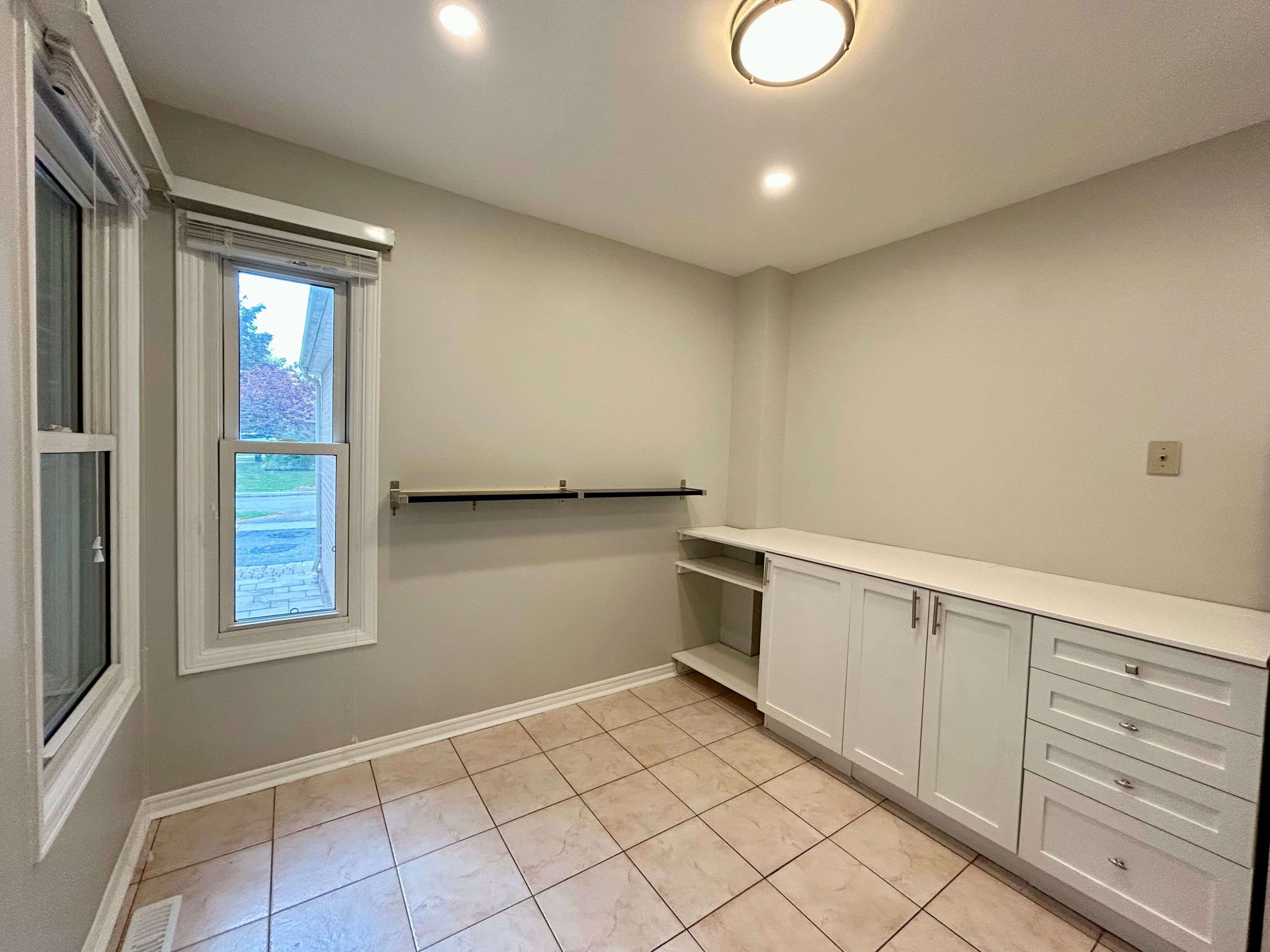 Toronto E07, ON M1V 3P3,230 Enchanted Hills CRES