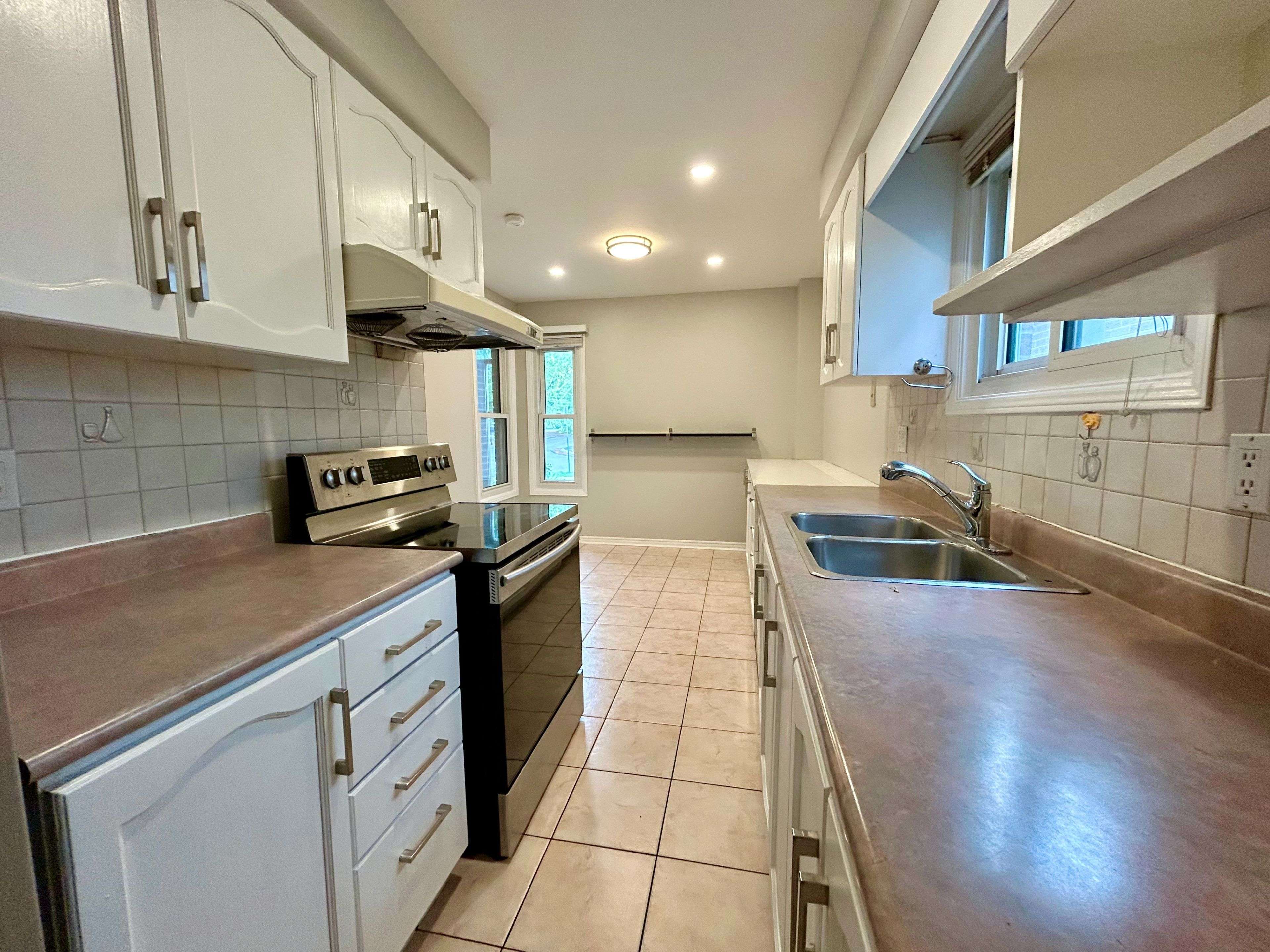 Toronto E07, ON M1V 3P3,230 Enchanted Hills CRES