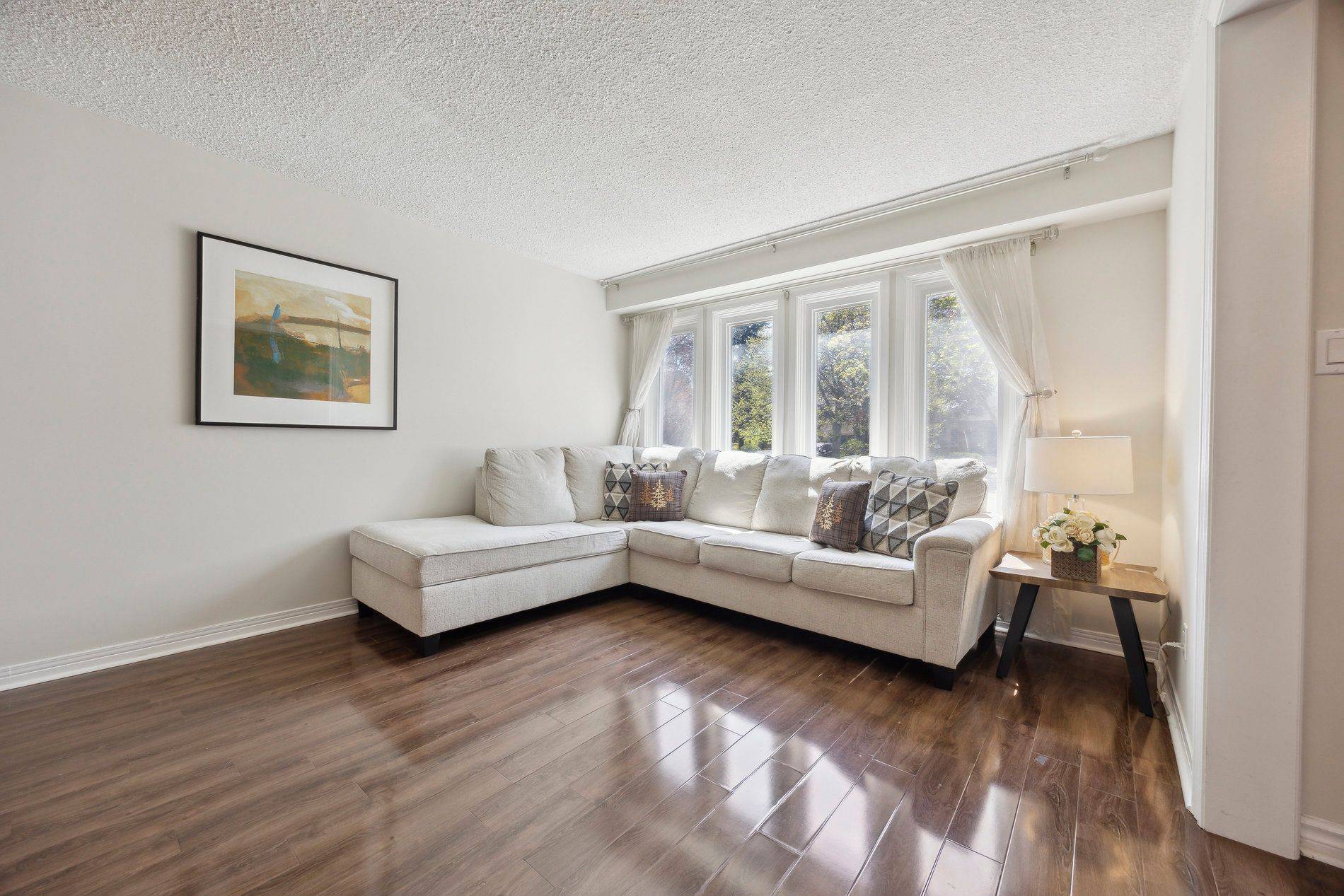 Toronto E05, ON M1W 2Y7,32 Relroy CT