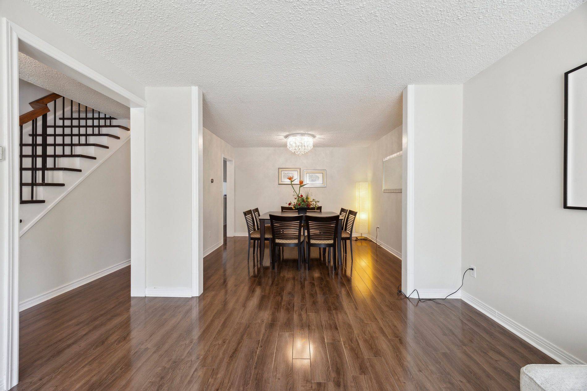 Toronto E05, ON M1W 2Y7,32 Relroy CT