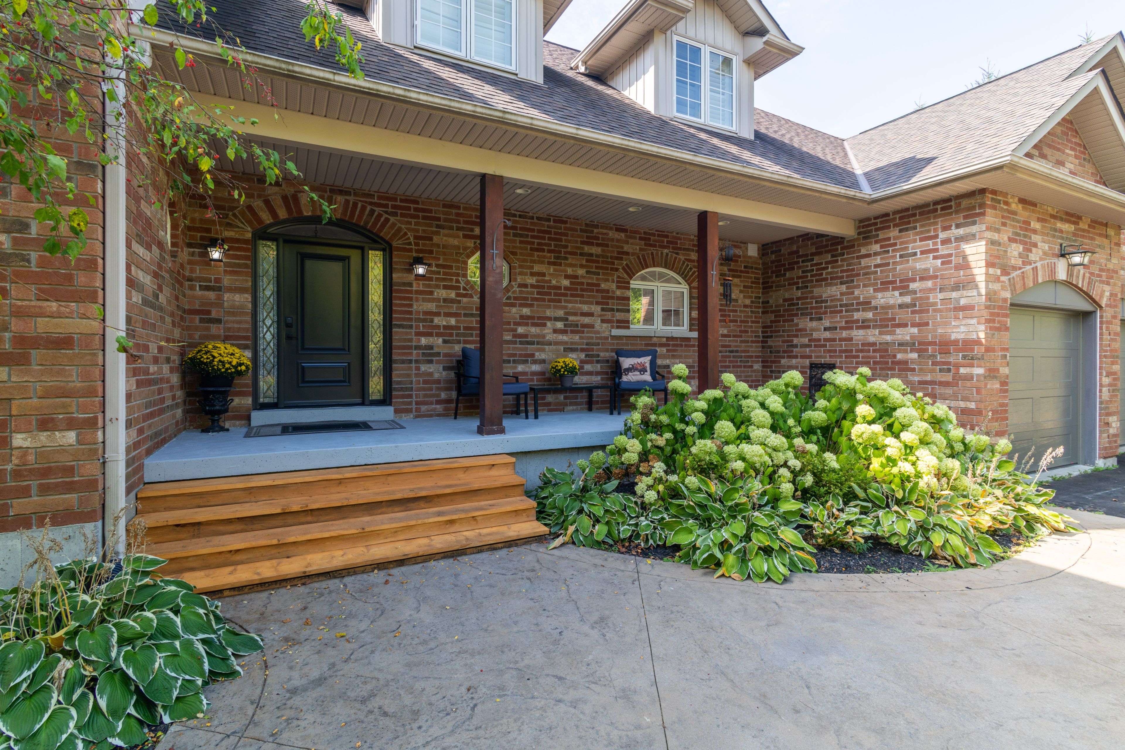 Uxbridge, ON L0C 1H0,18 Acton RD