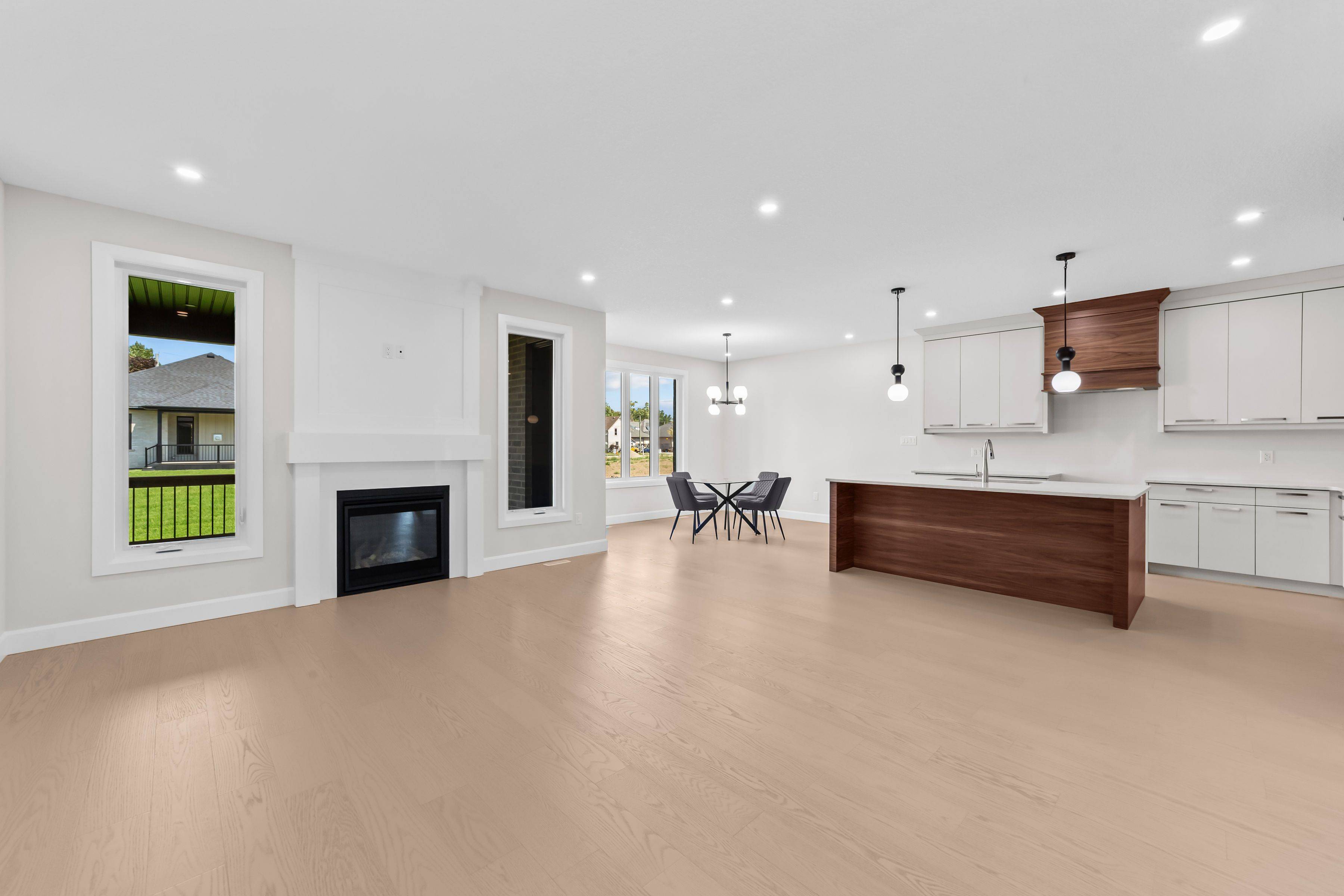 Warwick, ON N0M 2S0,409 Ontario ST