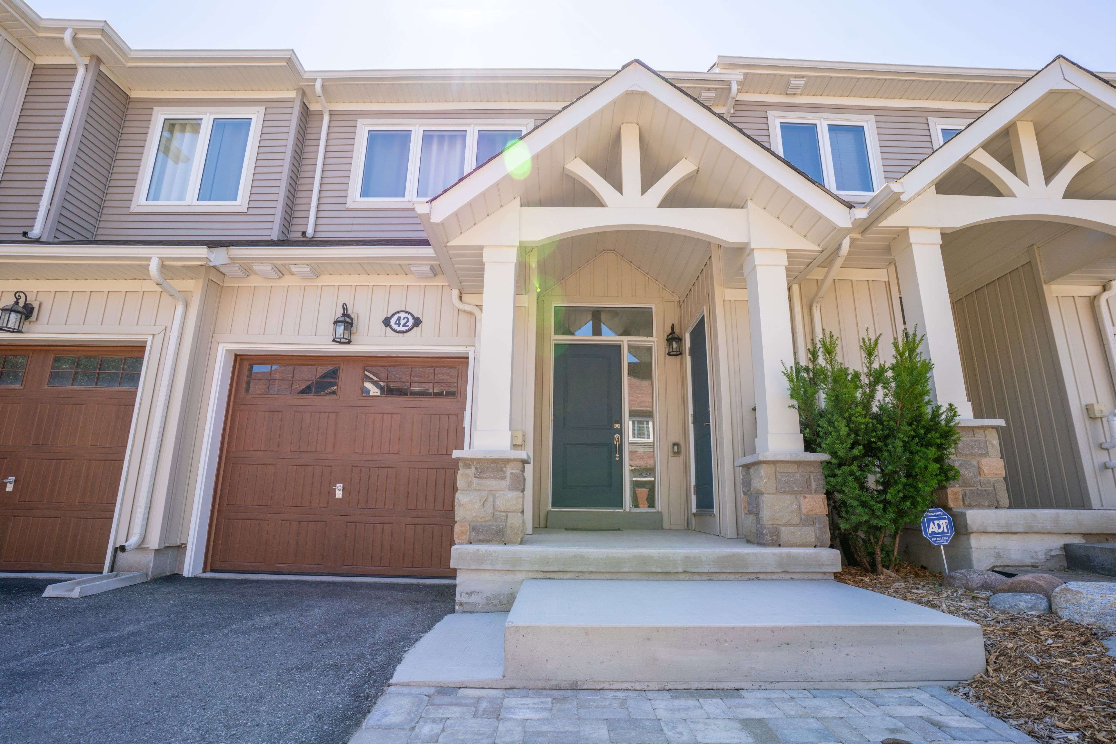 Collingwood, ON L9Y 0X5,42 Lett AVE