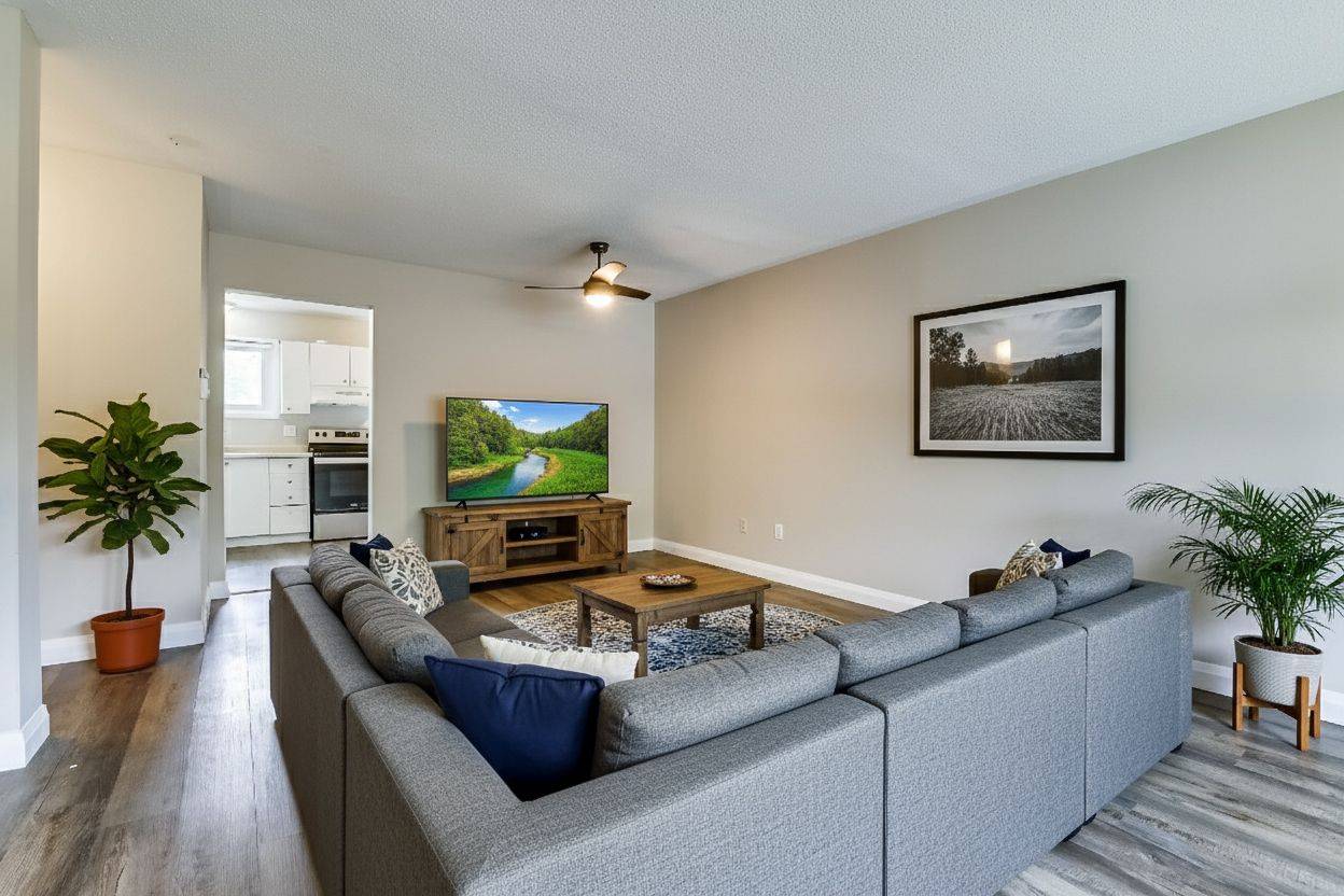 London South, ON N6C 5B9,475 Sandringham CRES #55