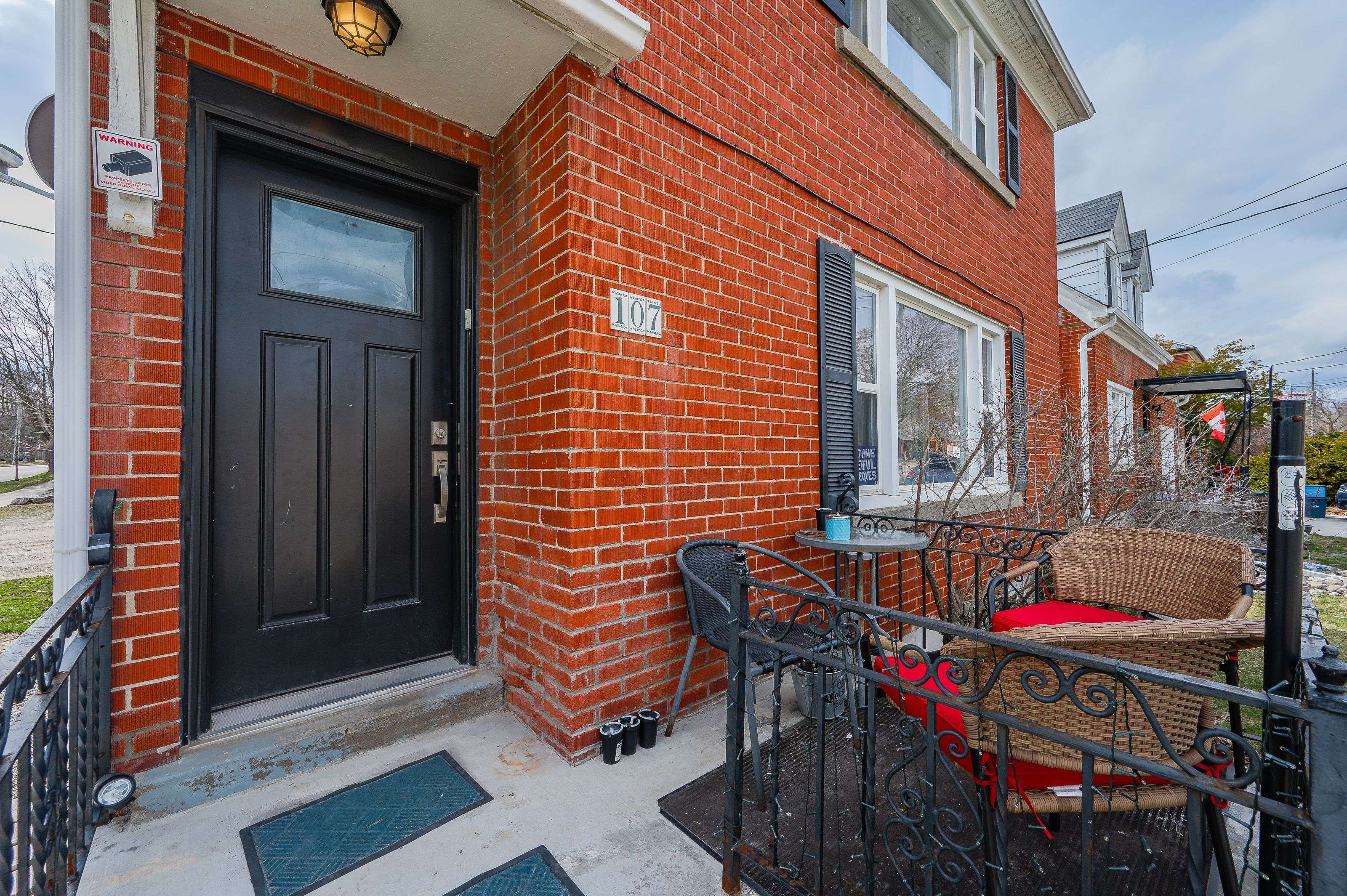 Kitchener, ON N2H 1Y6,107 East AVE