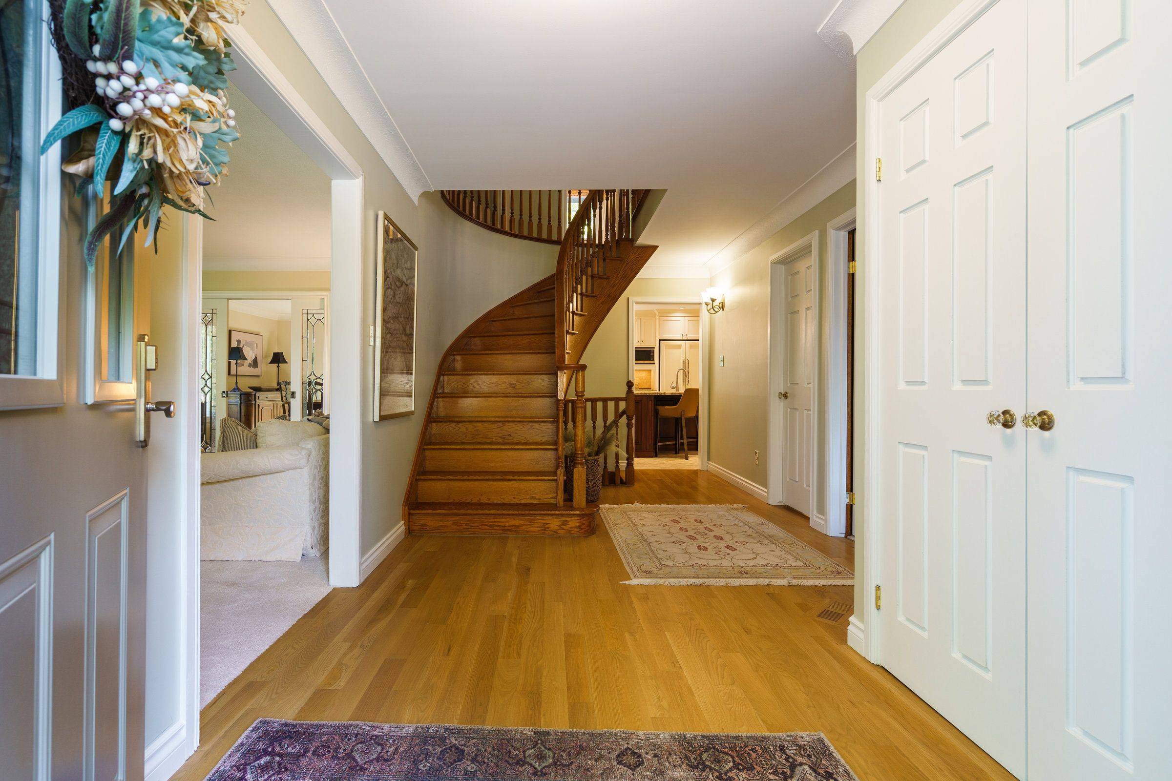 Hamilton, ON L9G 4E6,373 Brookview CT