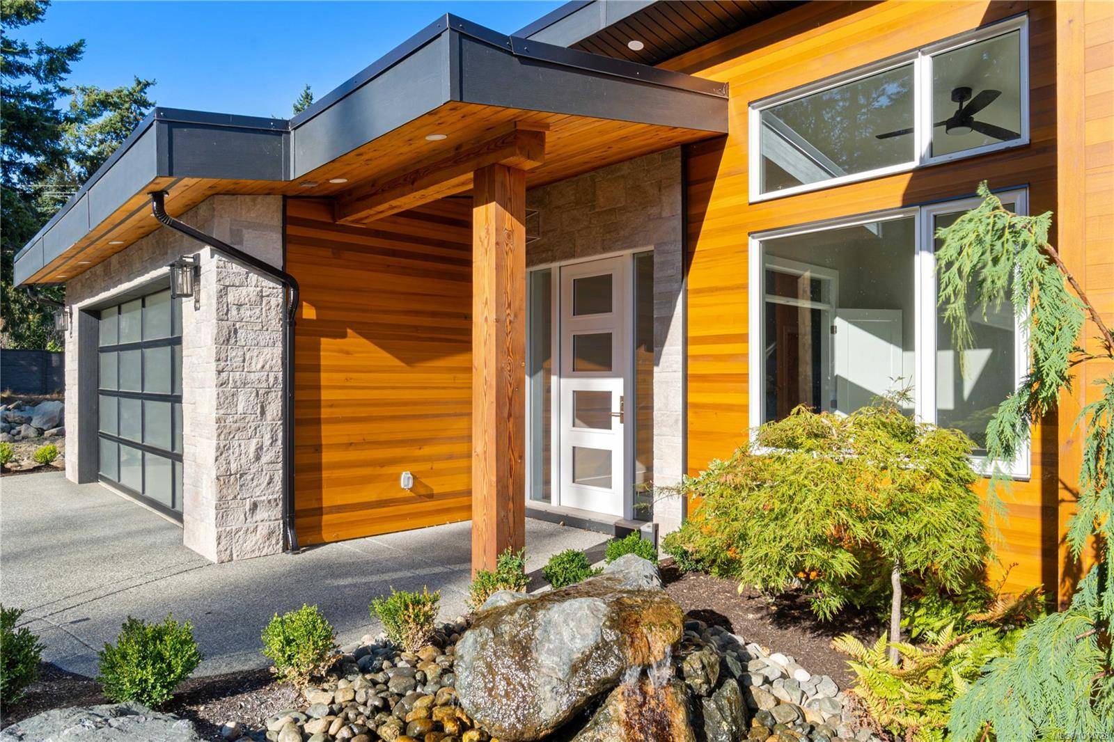 French Creek, BC V9P 2E1,1017 Coral Pl