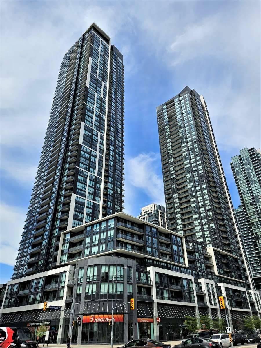 Mississauga, ON L5B 0G4,4011 Brickstone Mews #903