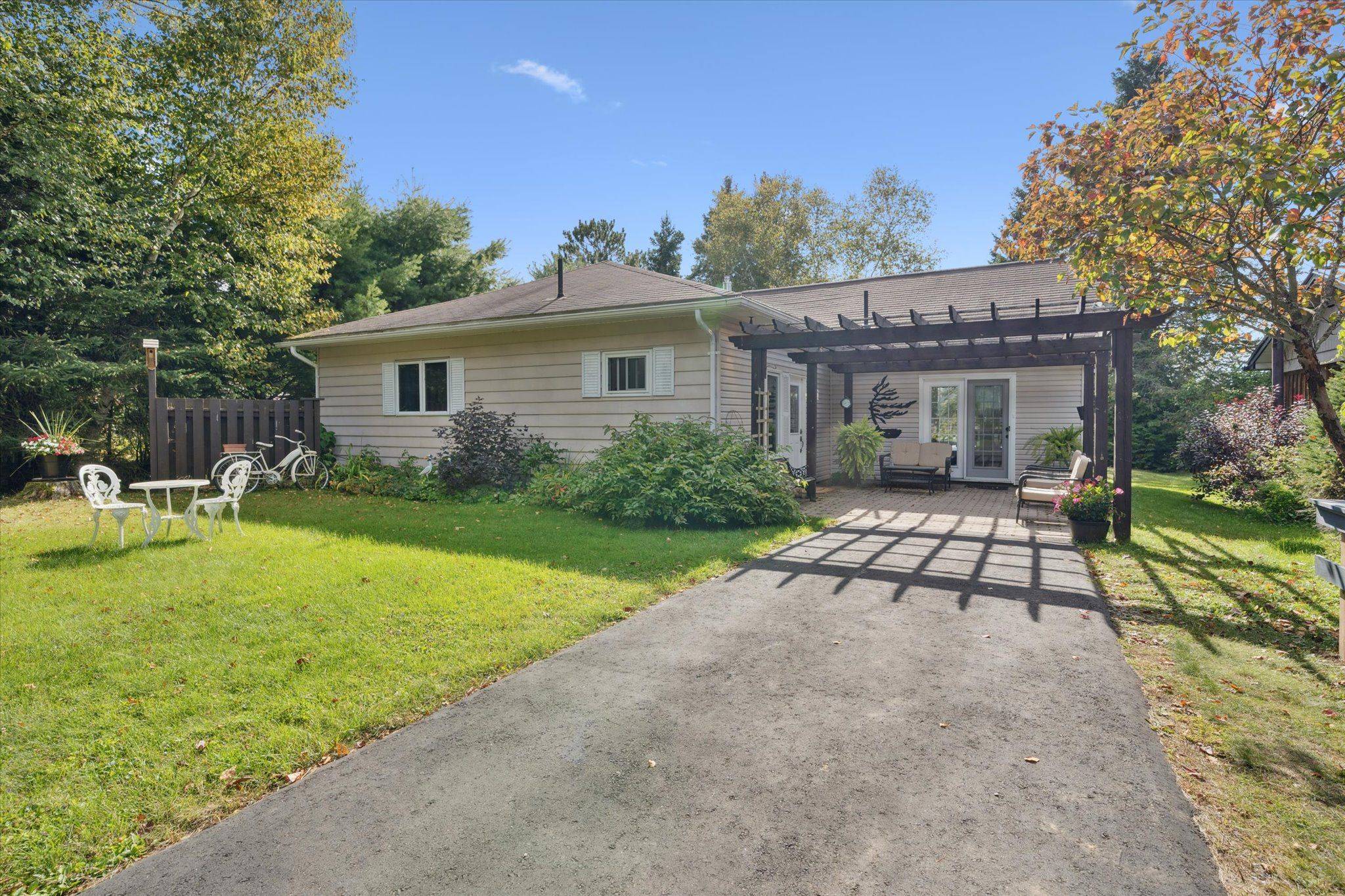 Kearney, ON P0A 1M0,166 Lakeview AVE