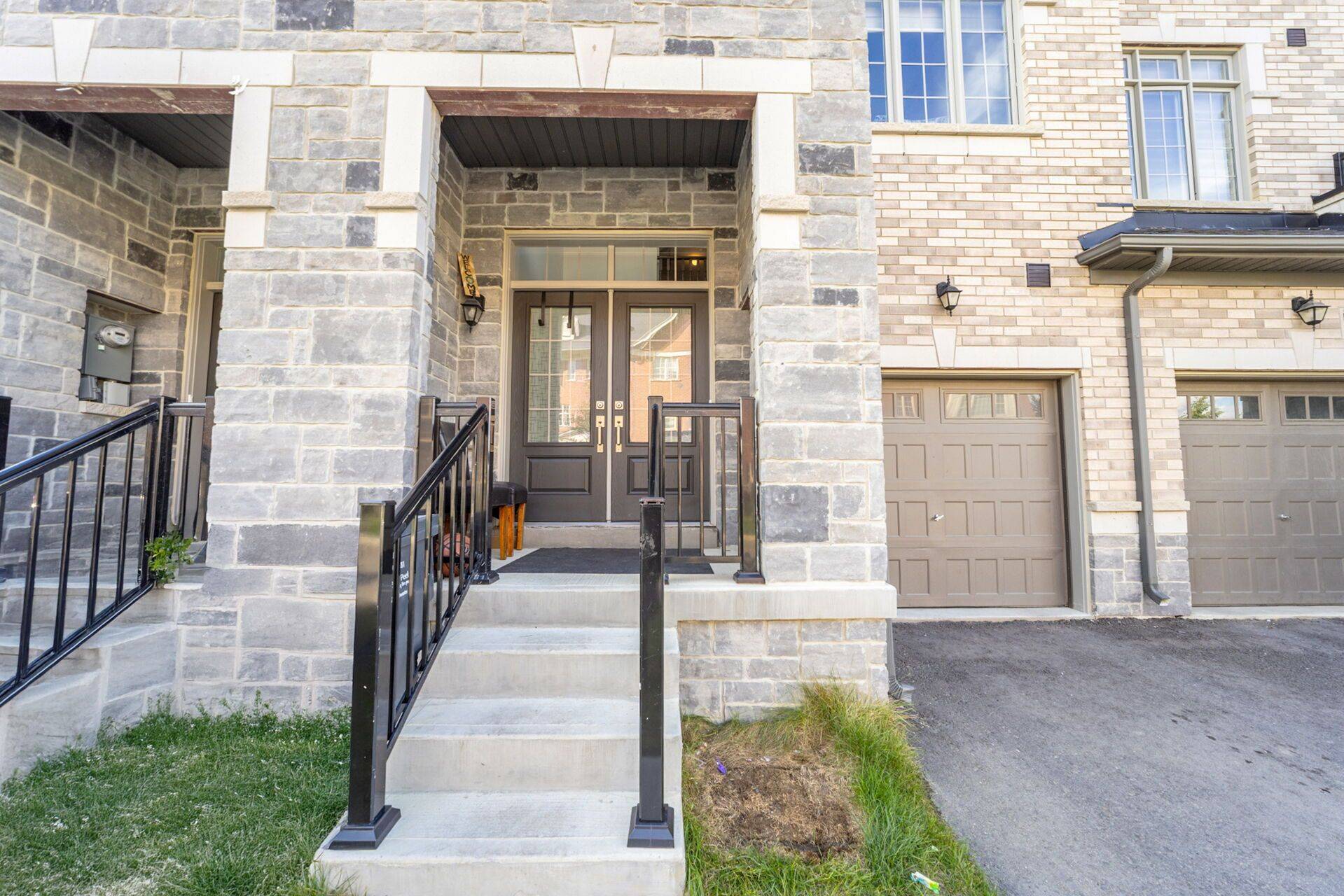 Brampton, ON L6R 4E1,44 Foxsparrow RD