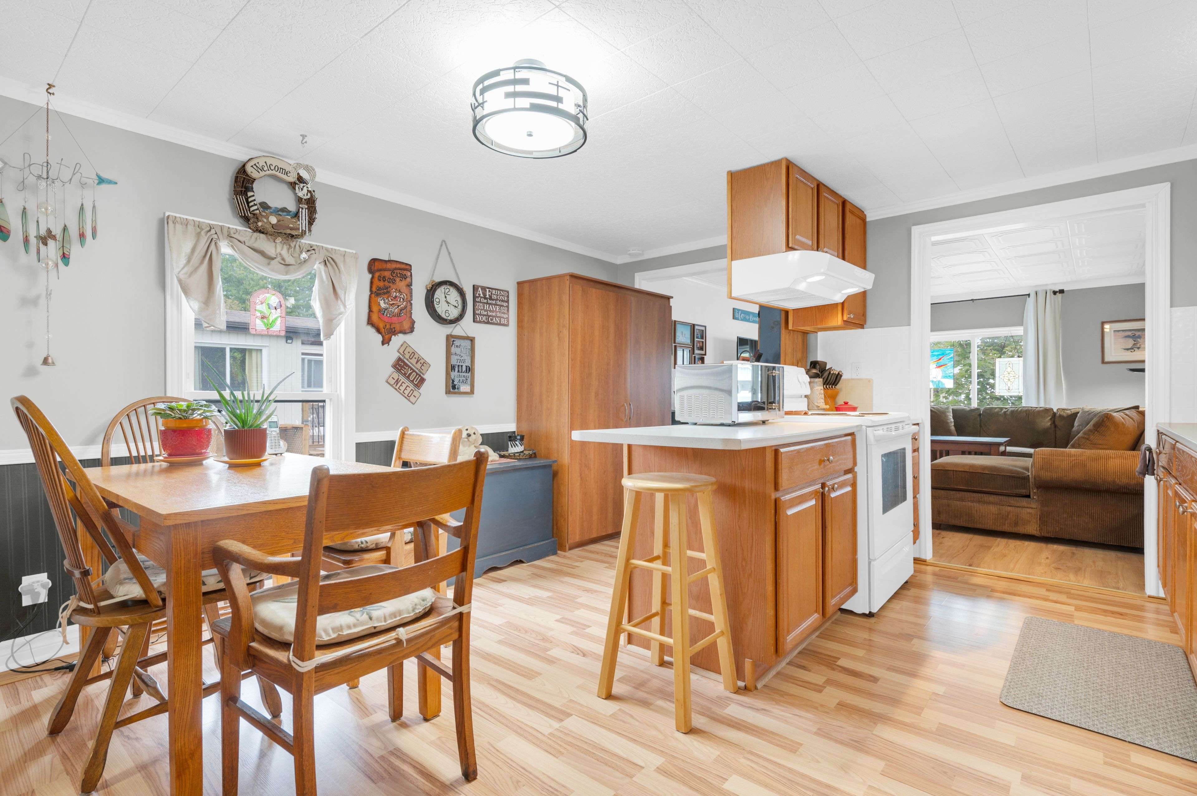 Quinte West, ON K8N 4Z3,15 Finch LN