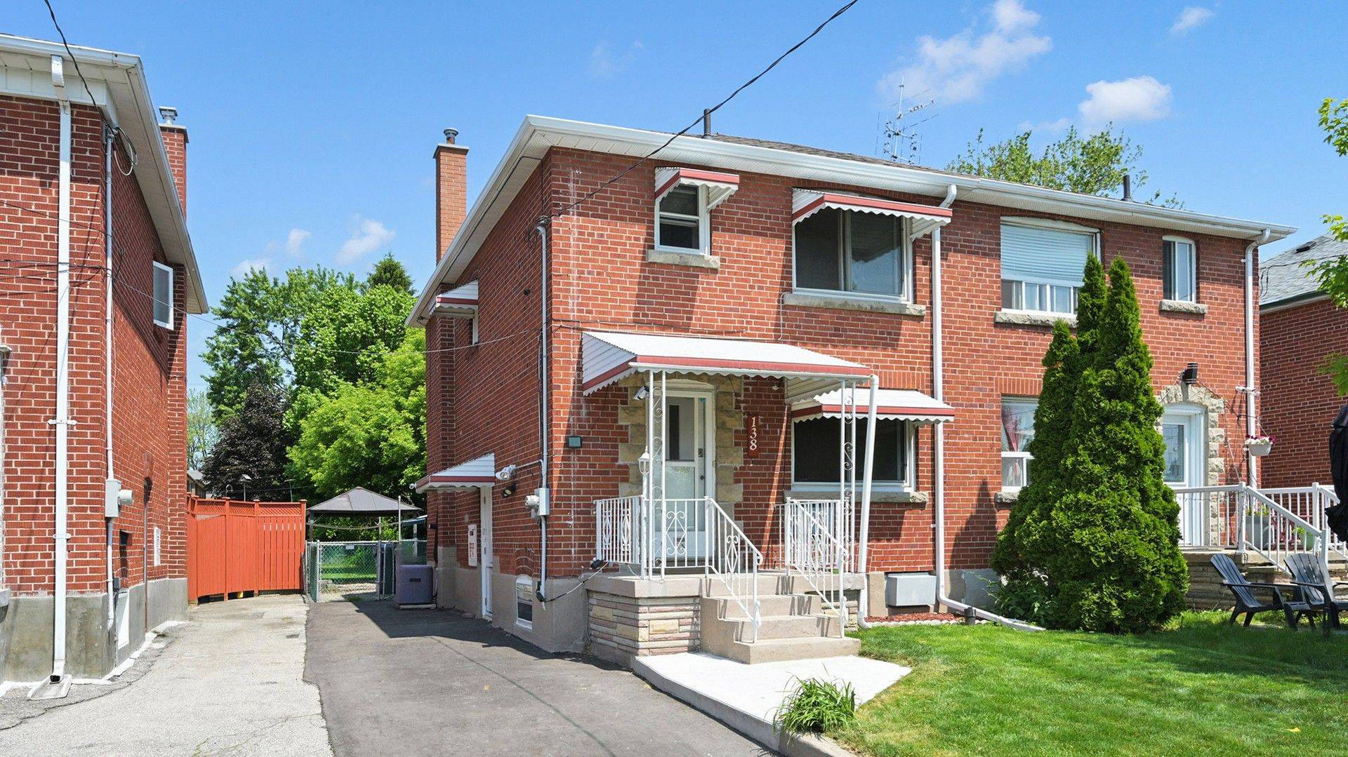 Toronto E06, ON M1N 2P5,138 Park ST