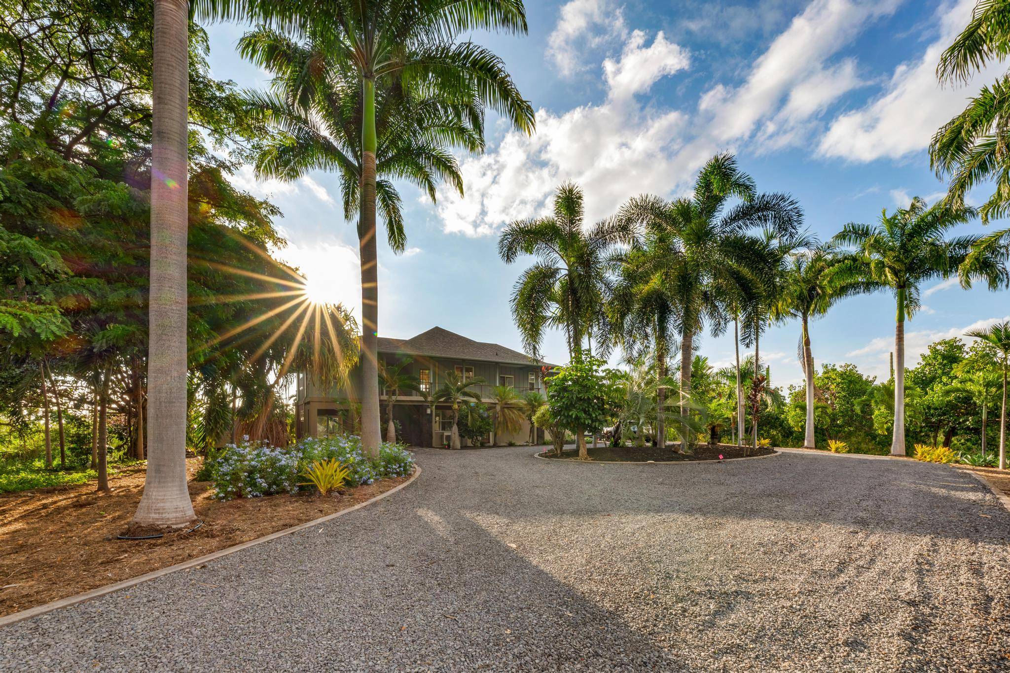 Kailua-kona, HI 96740,77-355 HOOMALUHIA DR