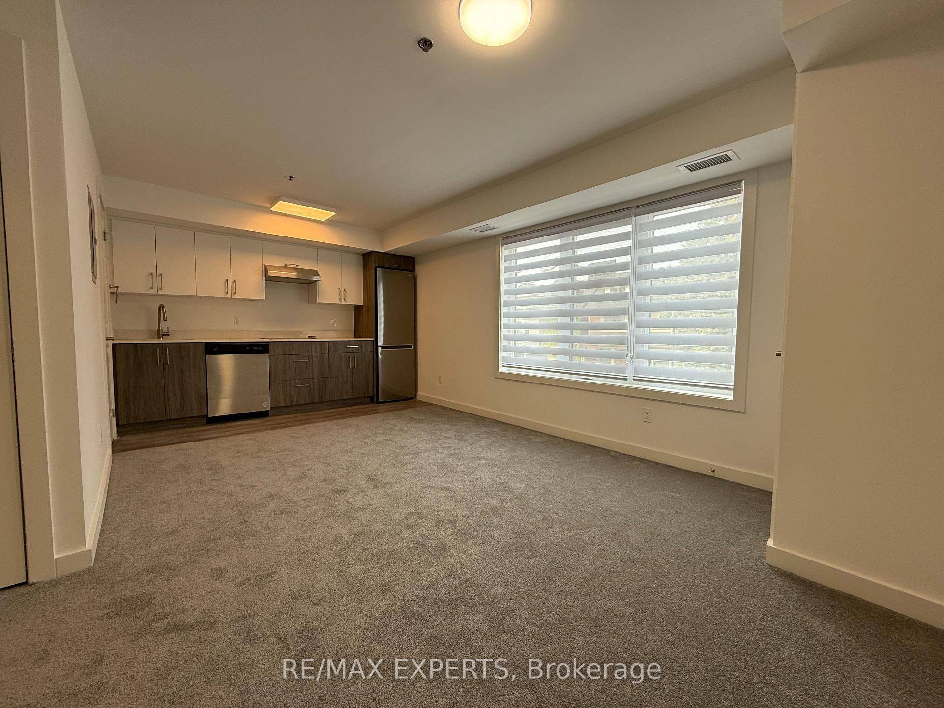 Toronto E01, ON M4L 2V8,45 Connaught AVE #204