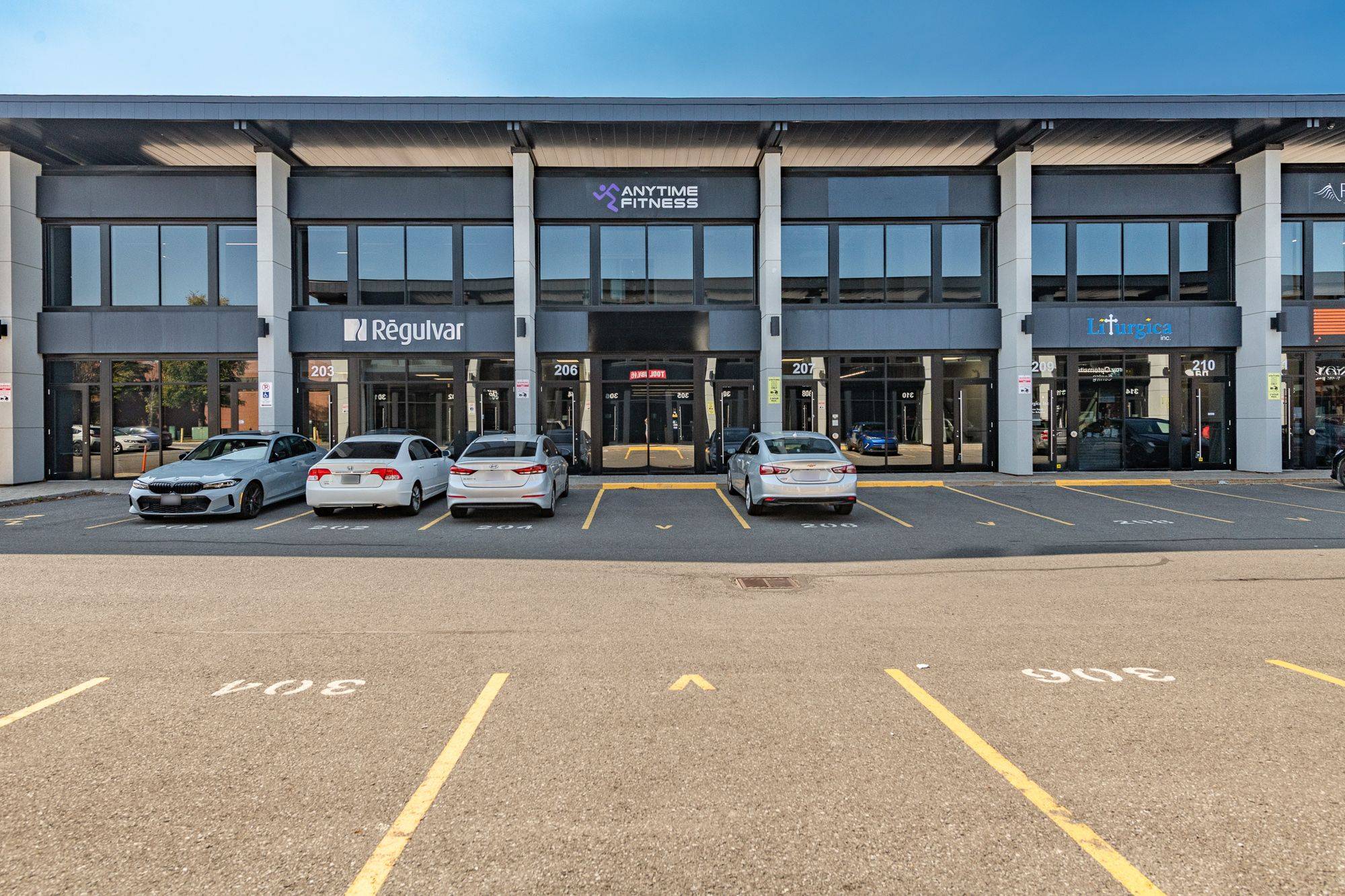 Hunt Club - South Keys And Area, ON K1G 5H9,2310 St Laurent BLVD #206 & 208