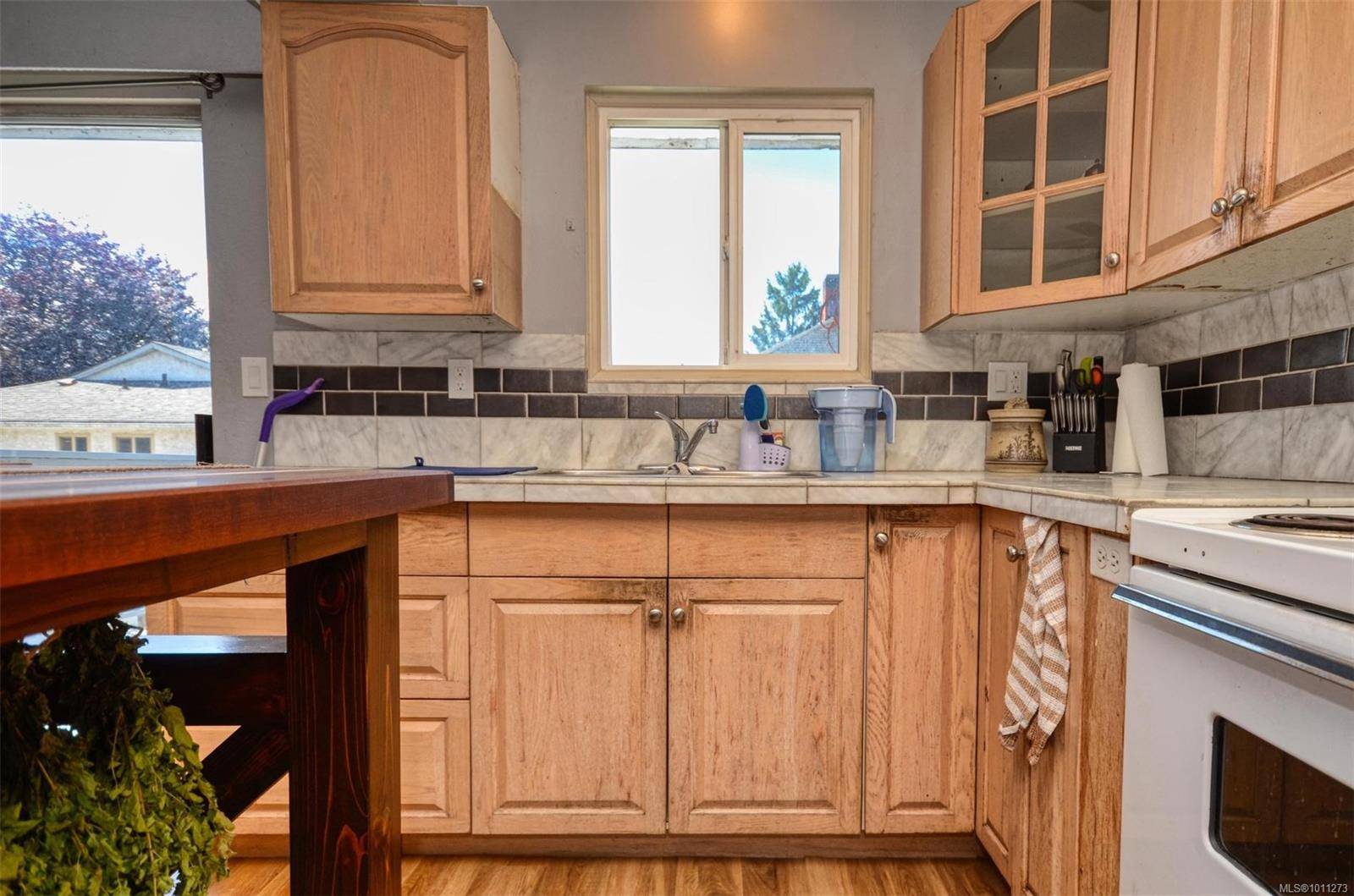 Victoria, BC V8T 4S4,509 Sumas St