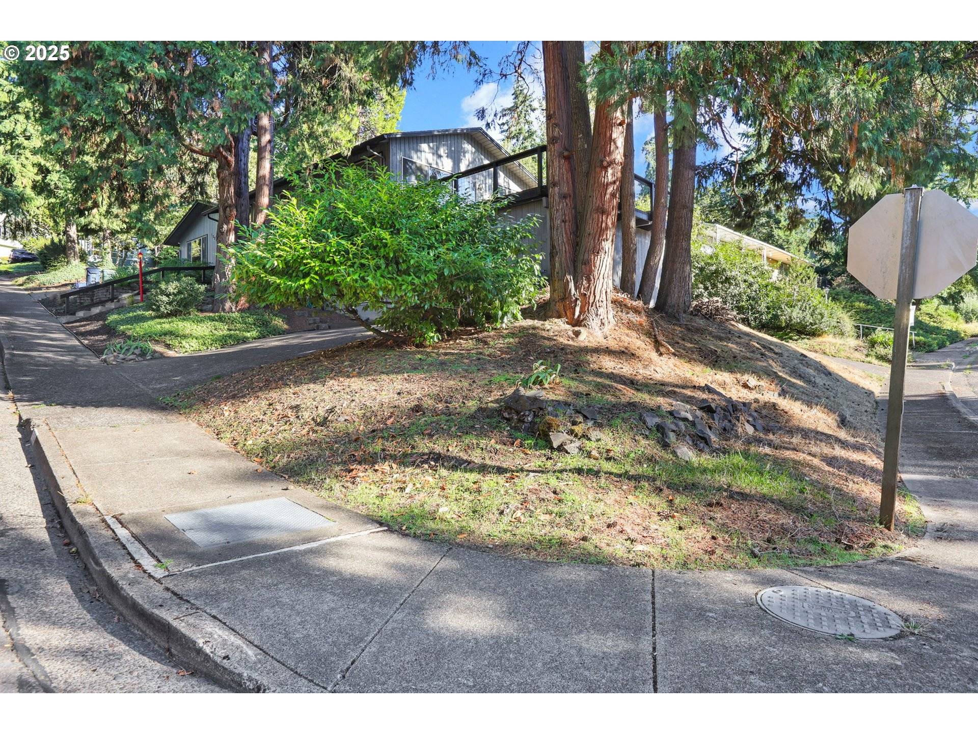 Eugene, OR 97405,1210 E 38TH AVE