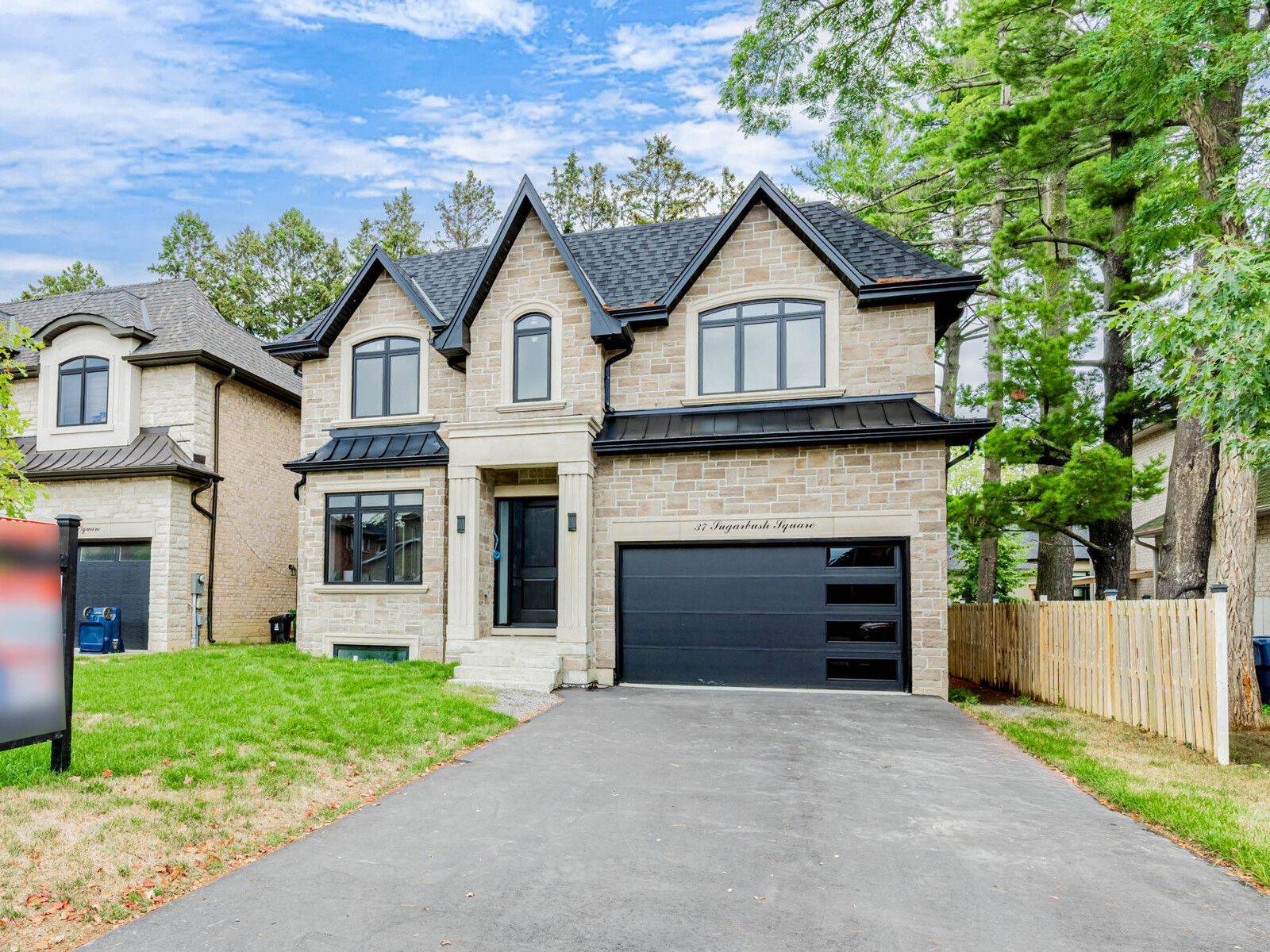 Toronto E10, ON M1C 3M6,37 Sugarbush SQ