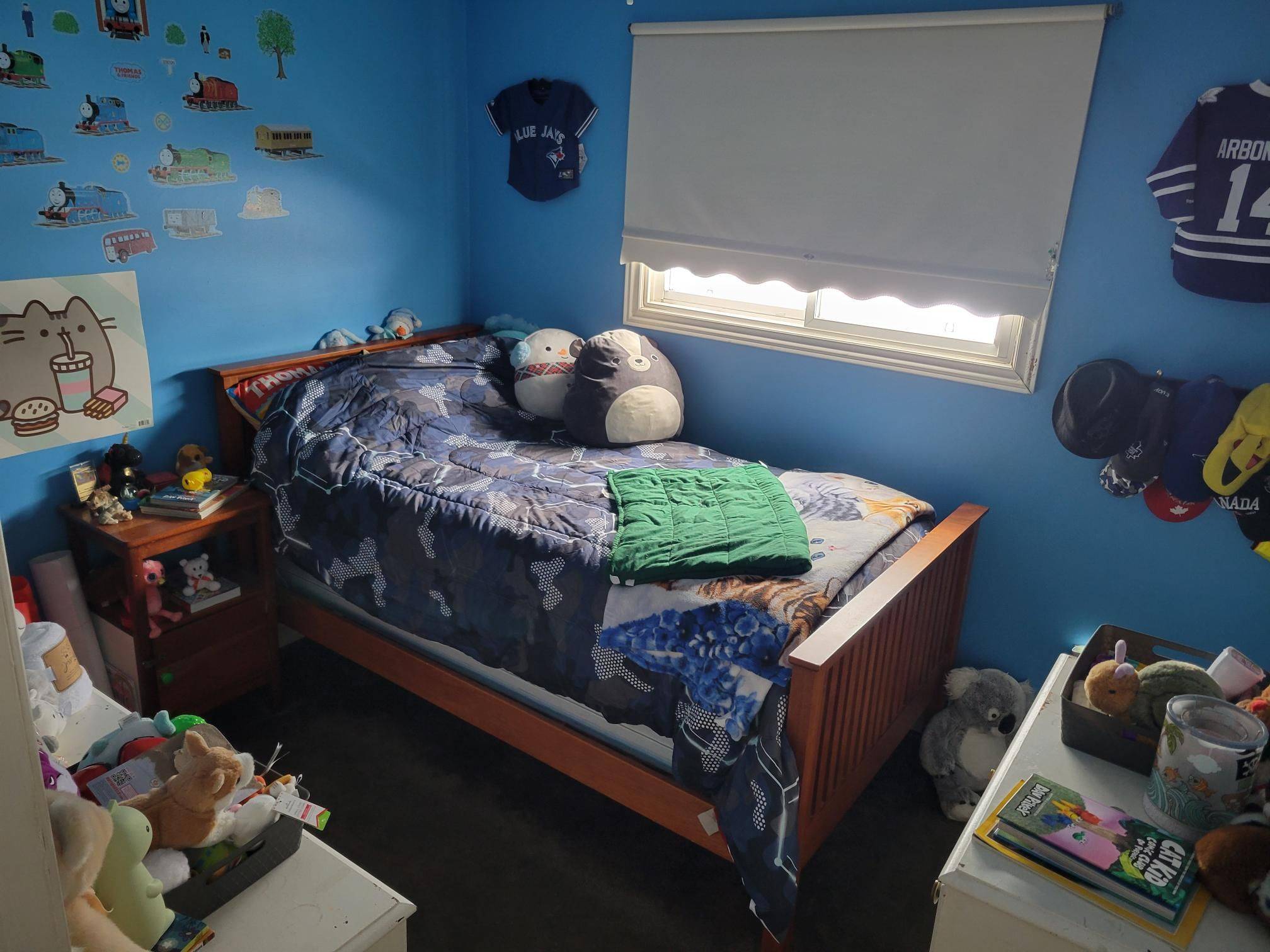 Tiny, ON L0L 2J0,2 Lynn ST