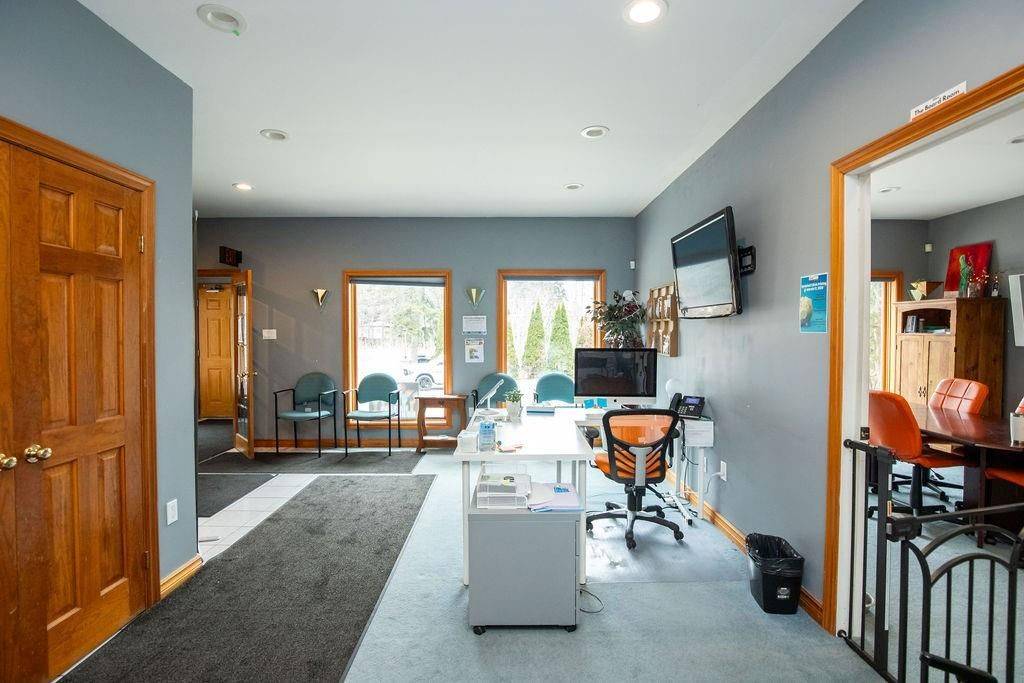 Hamilton, ON L9G 2B7,144 Wilson ST E