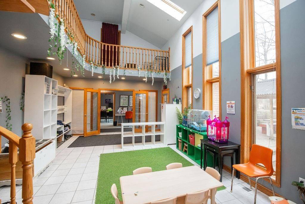 Hamilton, ON L9G 2B7,144 Wilson ST E