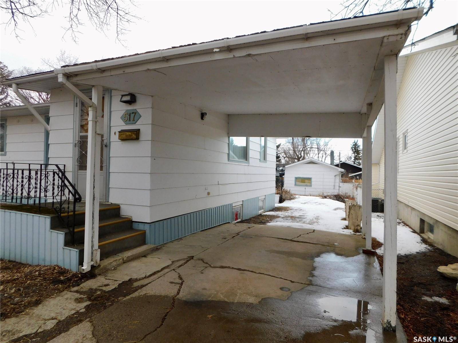 Assiniboia, SK S0H 0B0,517 3rd AVENUE E